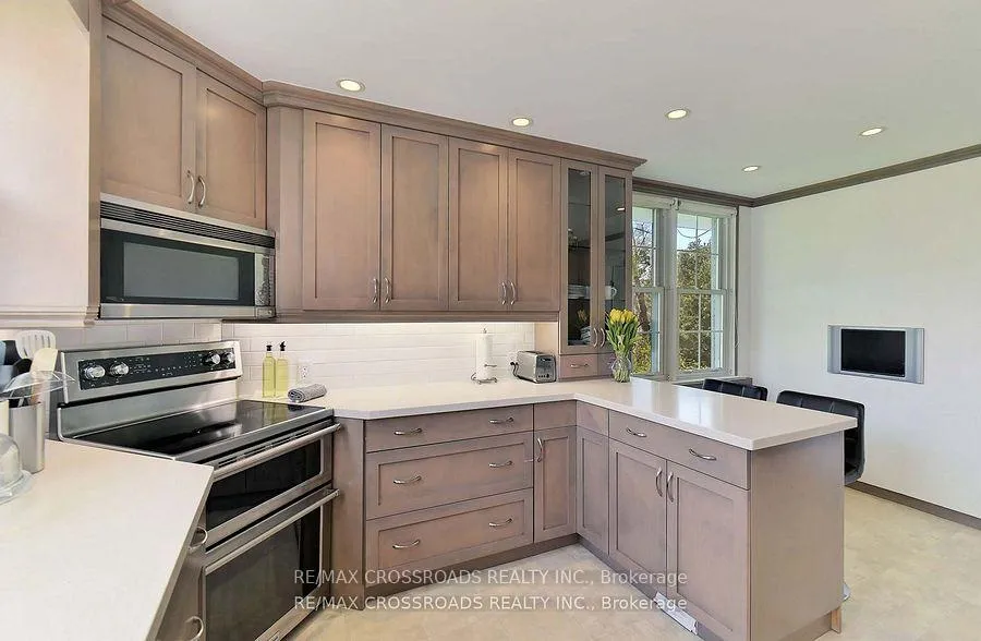 Photo 9 of 634 Brookside Drive, Oshawa, O'Neill — HOMEH