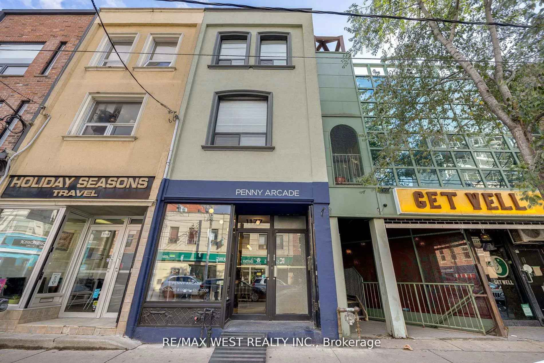 Photo 2 of Unit Upper, 1177 Dundas Street W, Toronto, Trinity-Bellwoods — HOMEH