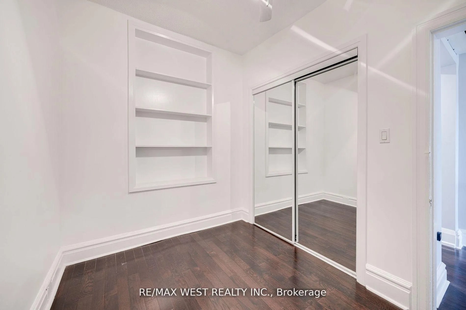 Photo 14 of Unit Upper, 1177 Dundas Street W, Toronto, Trinity-Bellwoods — HOMEH