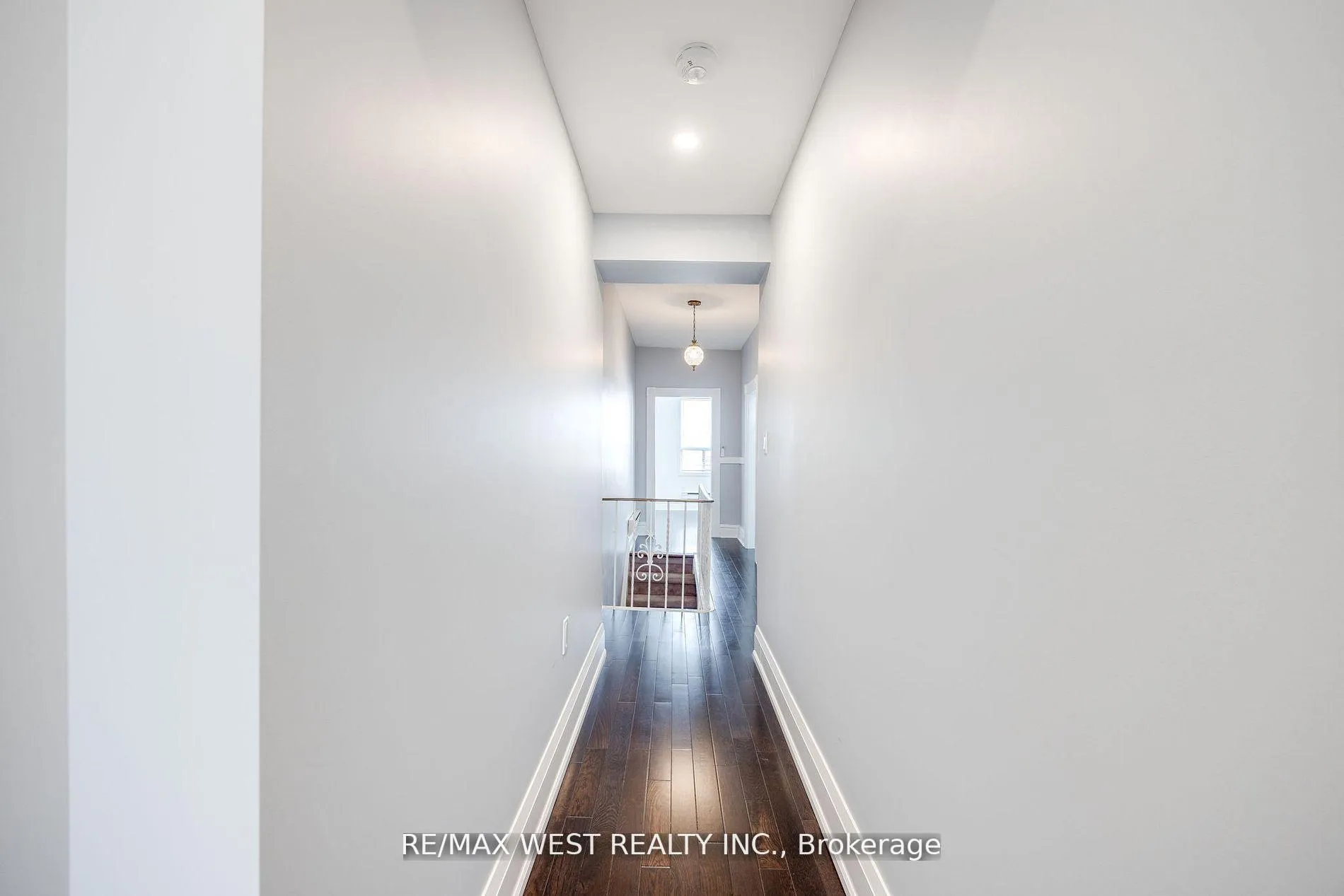 Photo 15 of Unit Upper, 1177 Dundas Street W, Toronto, Trinity-Bellwoods — HOMEH