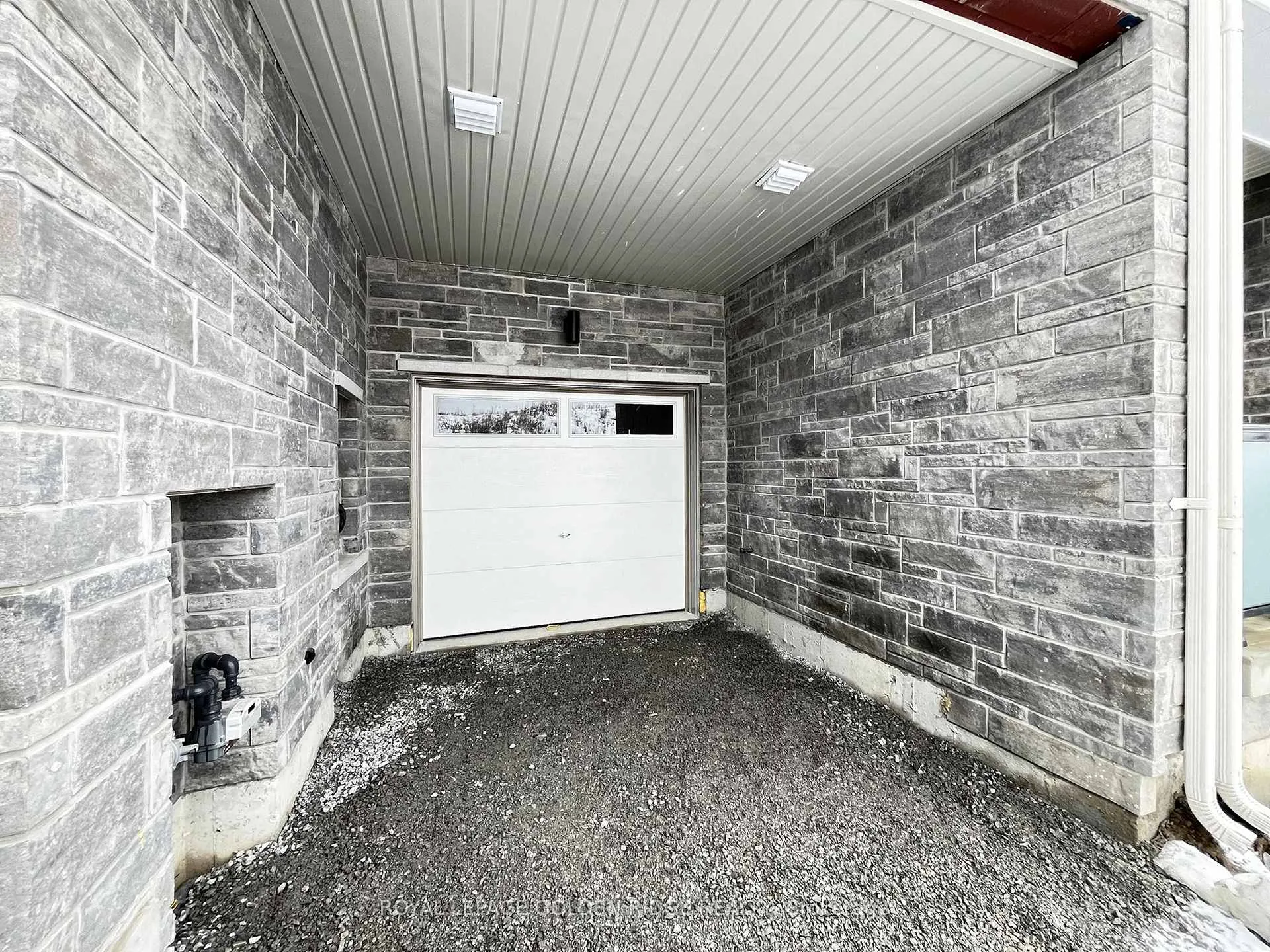 Photo 3 of 34 Azure Drive, Markham, Rural Markham — HOMEH