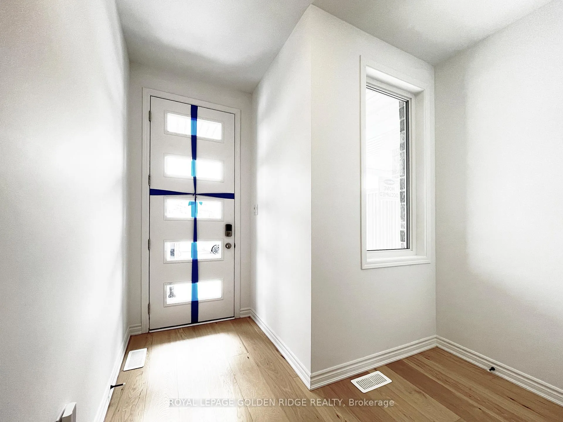 Photo 5 of 34 Azure Drive, Markham, Rural Markham — HOMEH