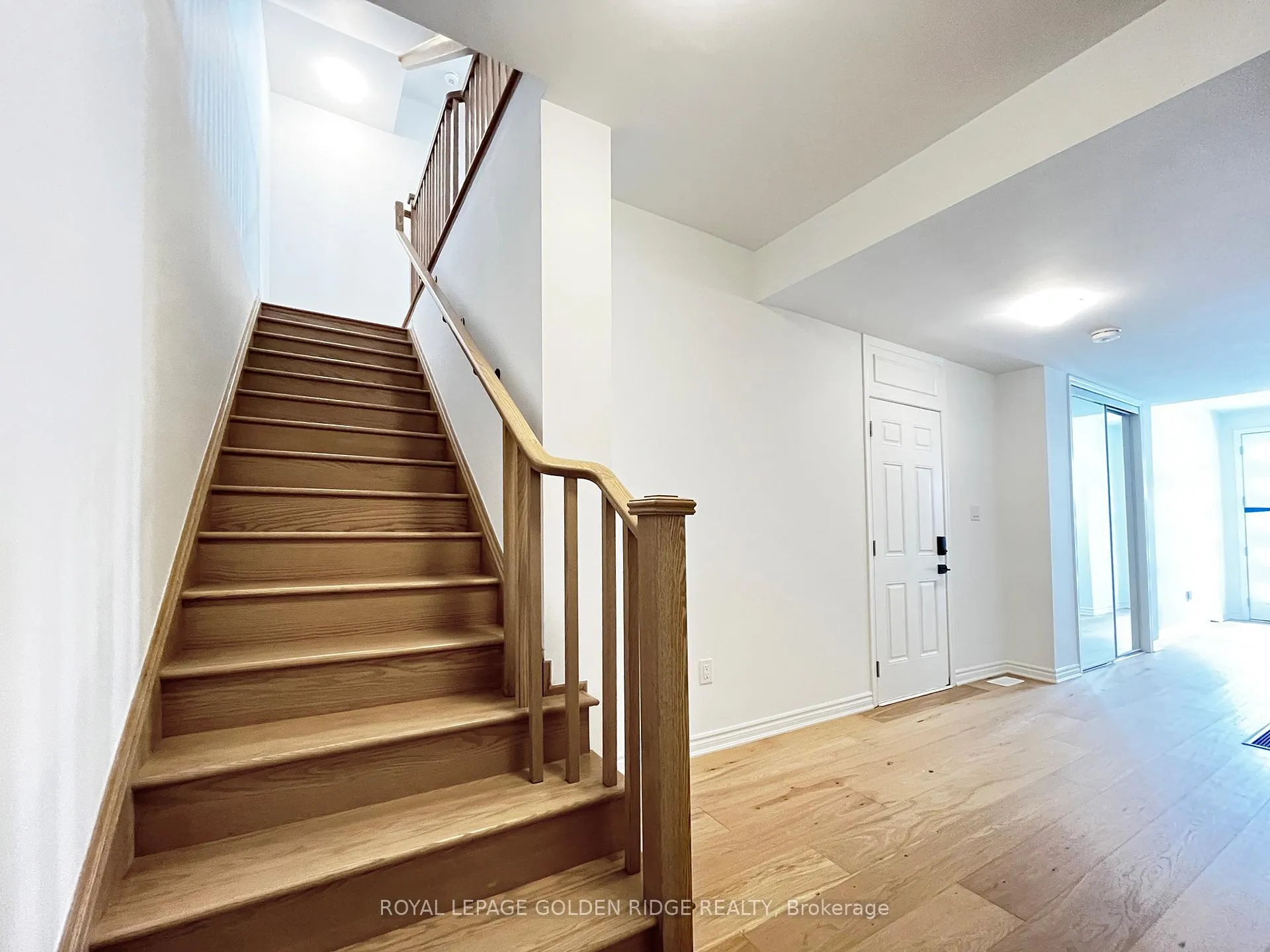 Photo 8 of 34 Azure Drive, Markham, Rural Markham — HOMEH