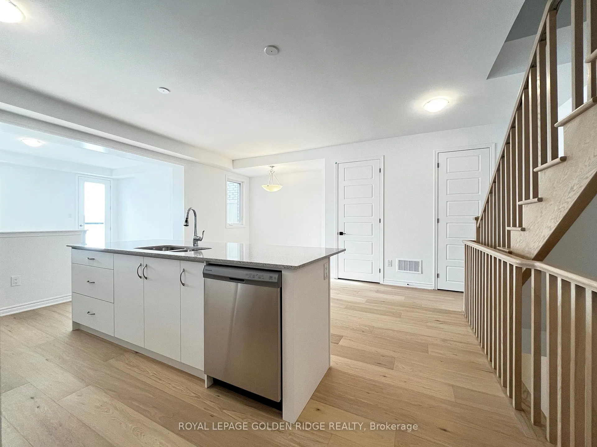 Photo 9 of 34 Azure Drive, Markham, Rural Markham — HOMEH