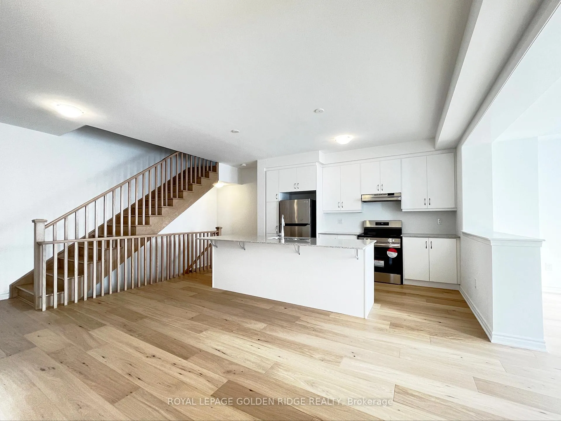 Photo 10 of 34 Azure Drive, Markham, Rural Markham — HOMEH
