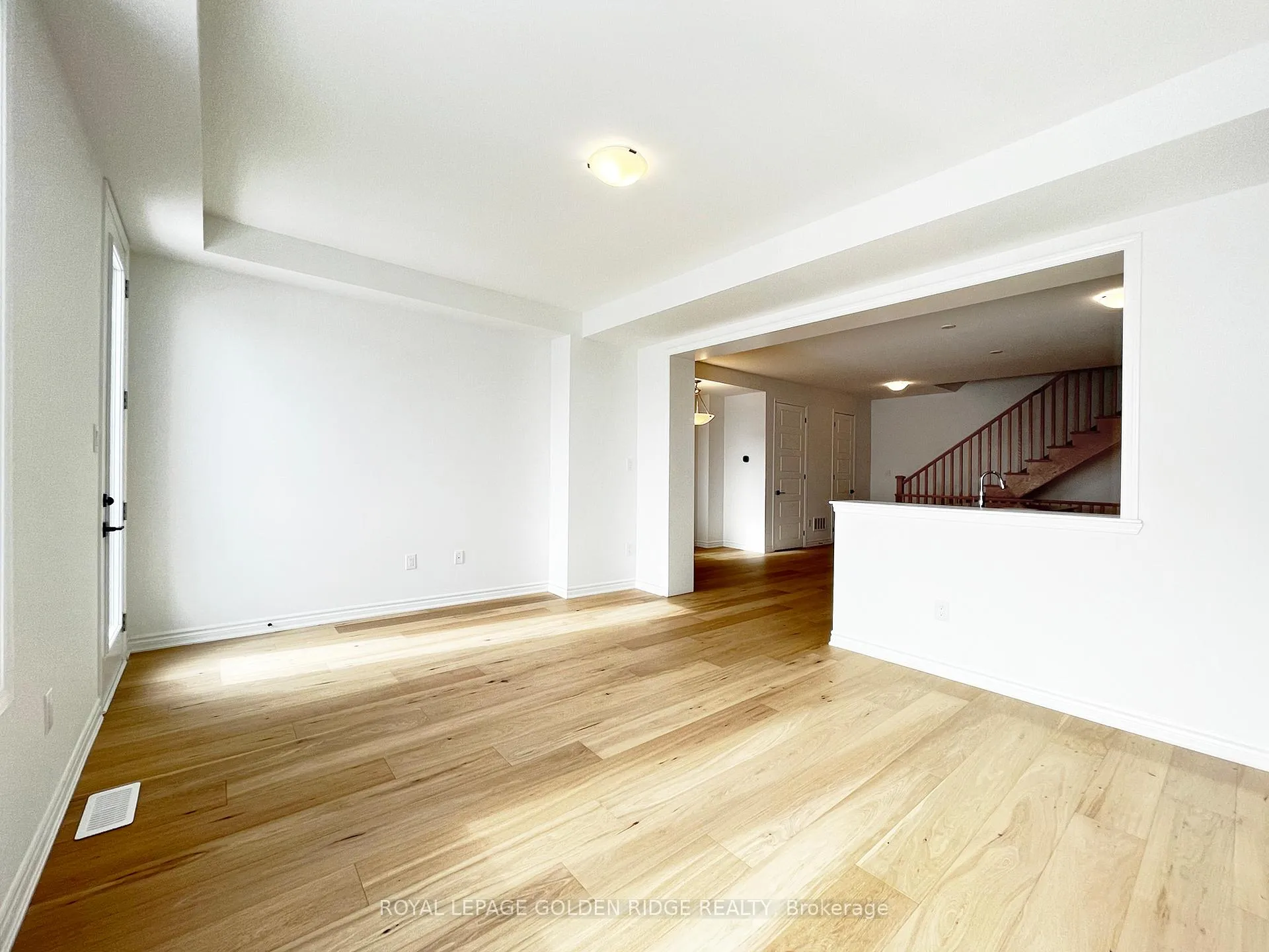 Photo 12 of 34 Azure Drive, Markham, Rural Markham — HOMEH