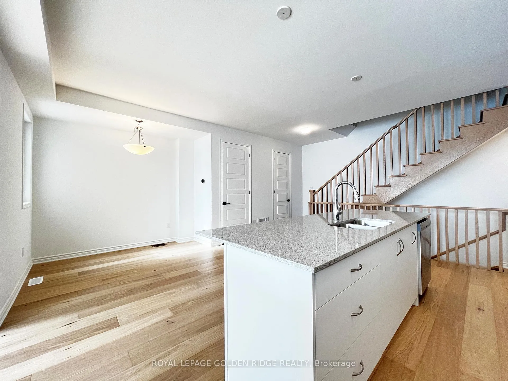 Photo 13 of 34 Azure Drive, Markham, Rural Markham — HOMEH