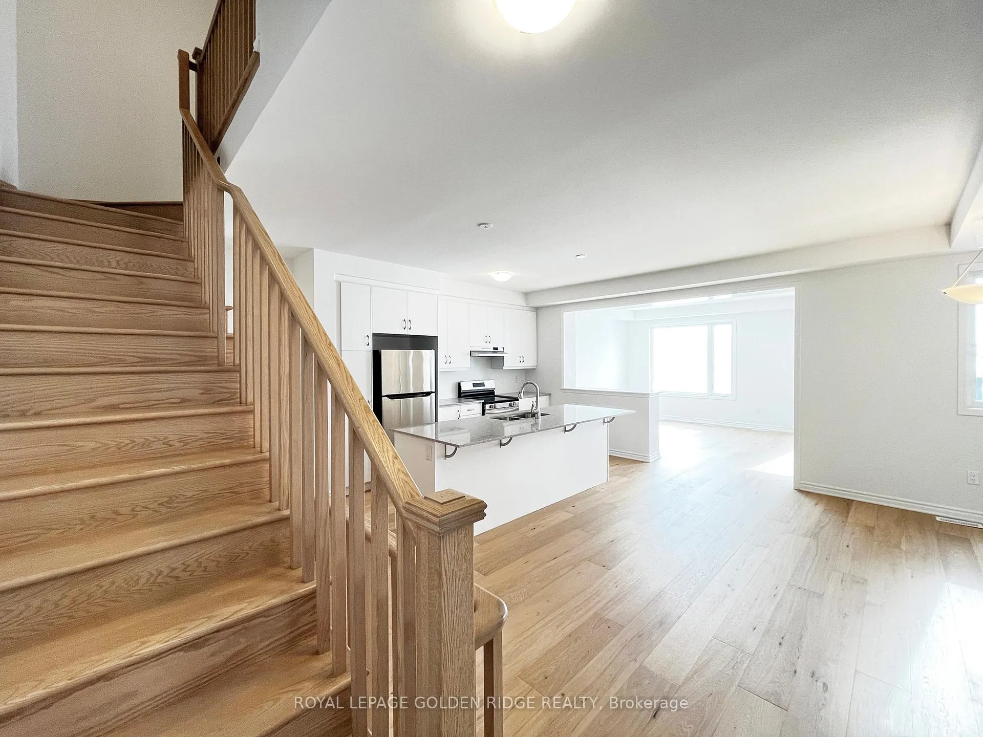 Photo 15 of 34 Azure Drive, Markham, Rural Markham — HOMEH