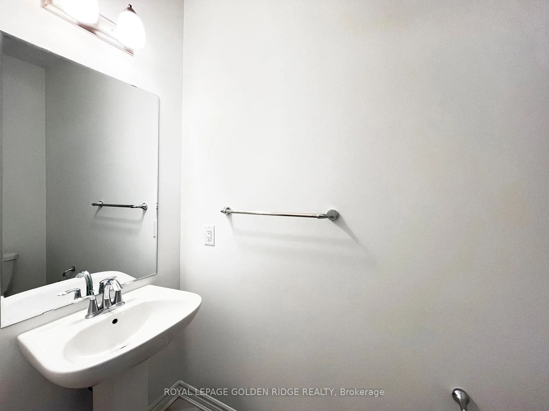 Photo 16 of 34 Azure Drive, Markham, Rural Markham — HOMEH