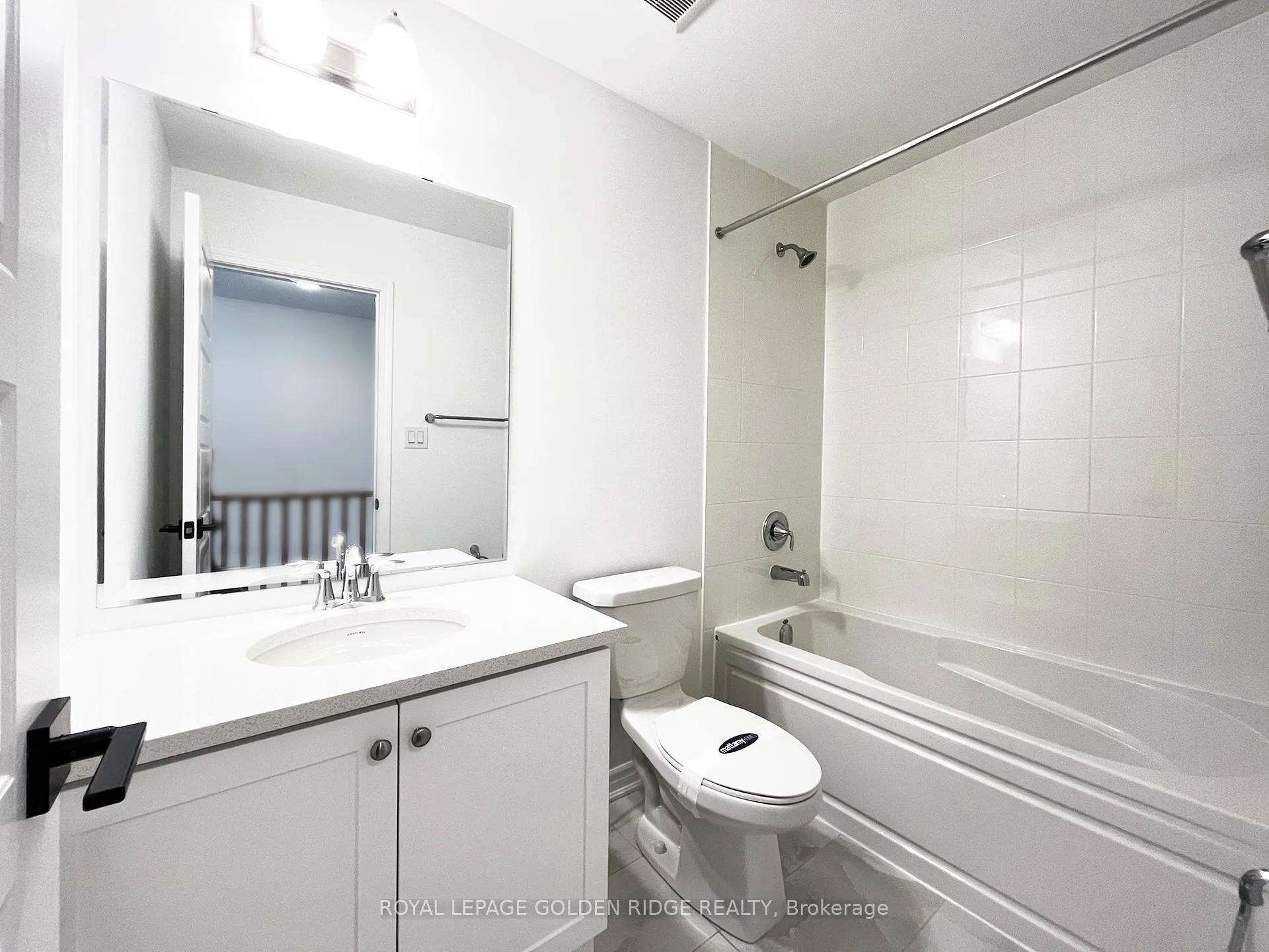 Photo 17 of 34 Azure Drive, Markham, Rural Markham — HOMEH