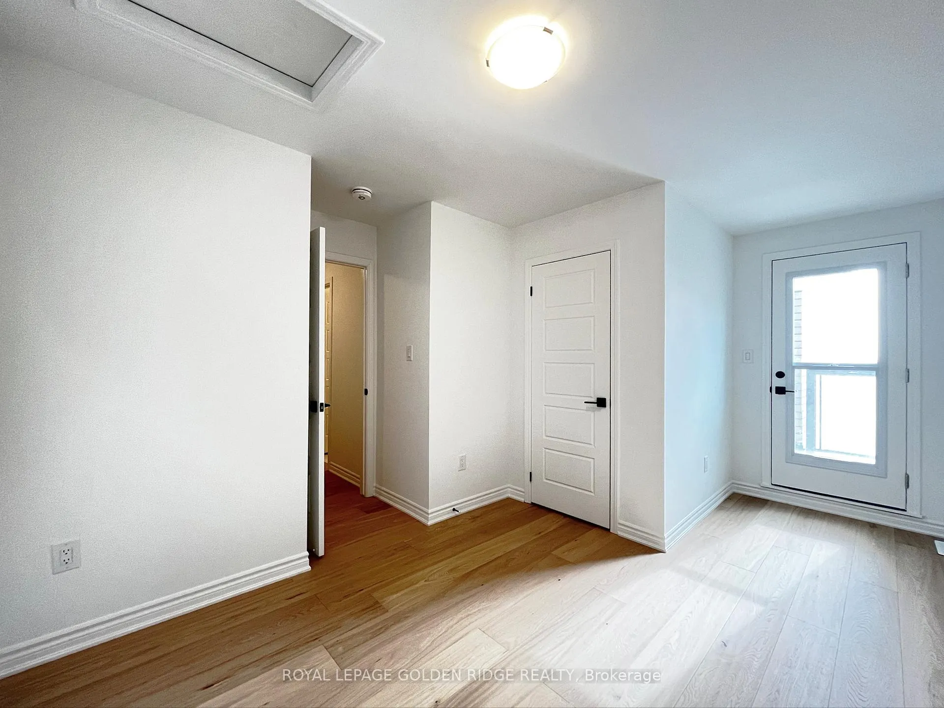 Photo 18 of 34 Azure Drive, Markham, Rural Markham — HOMEH