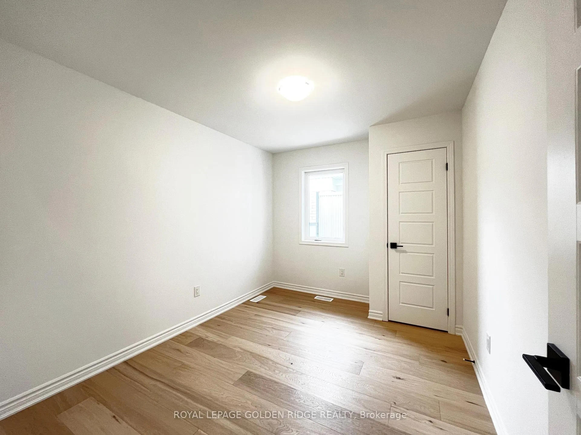 Photo 20 of 34 Azure Drive, Markham, Rural Markham — HOMEH