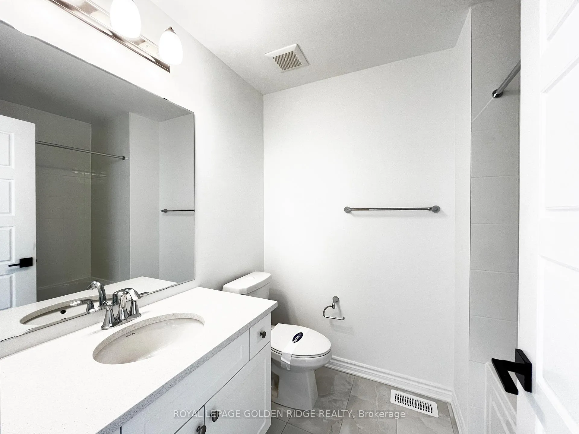 Photo 27 of 34 Azure Drive, Markham, Rural Markham — HOMEH