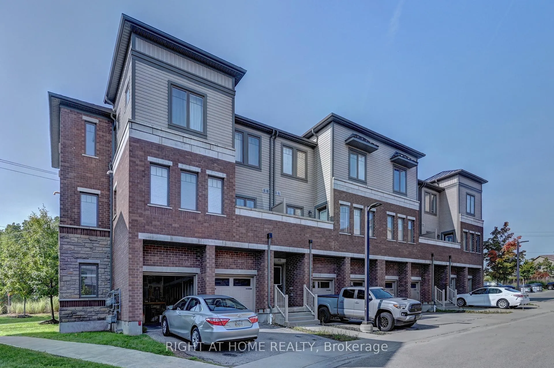 Photo 4 of Unit B, 1102 Fairway Road, Kitchener — HOMEH