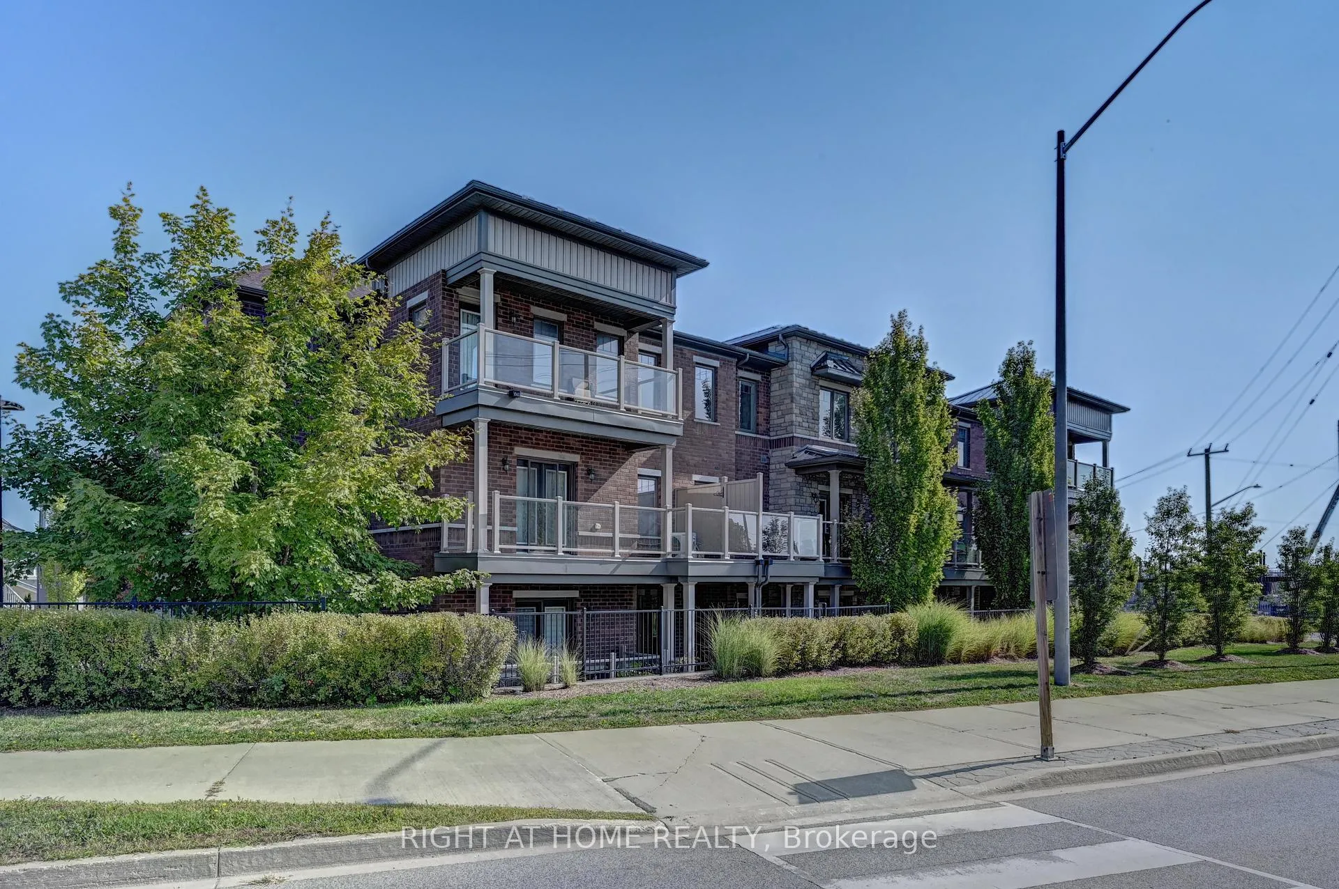 Photo 5 of Unit B, 1102 Fairway Road, Kitchener — HOMEH