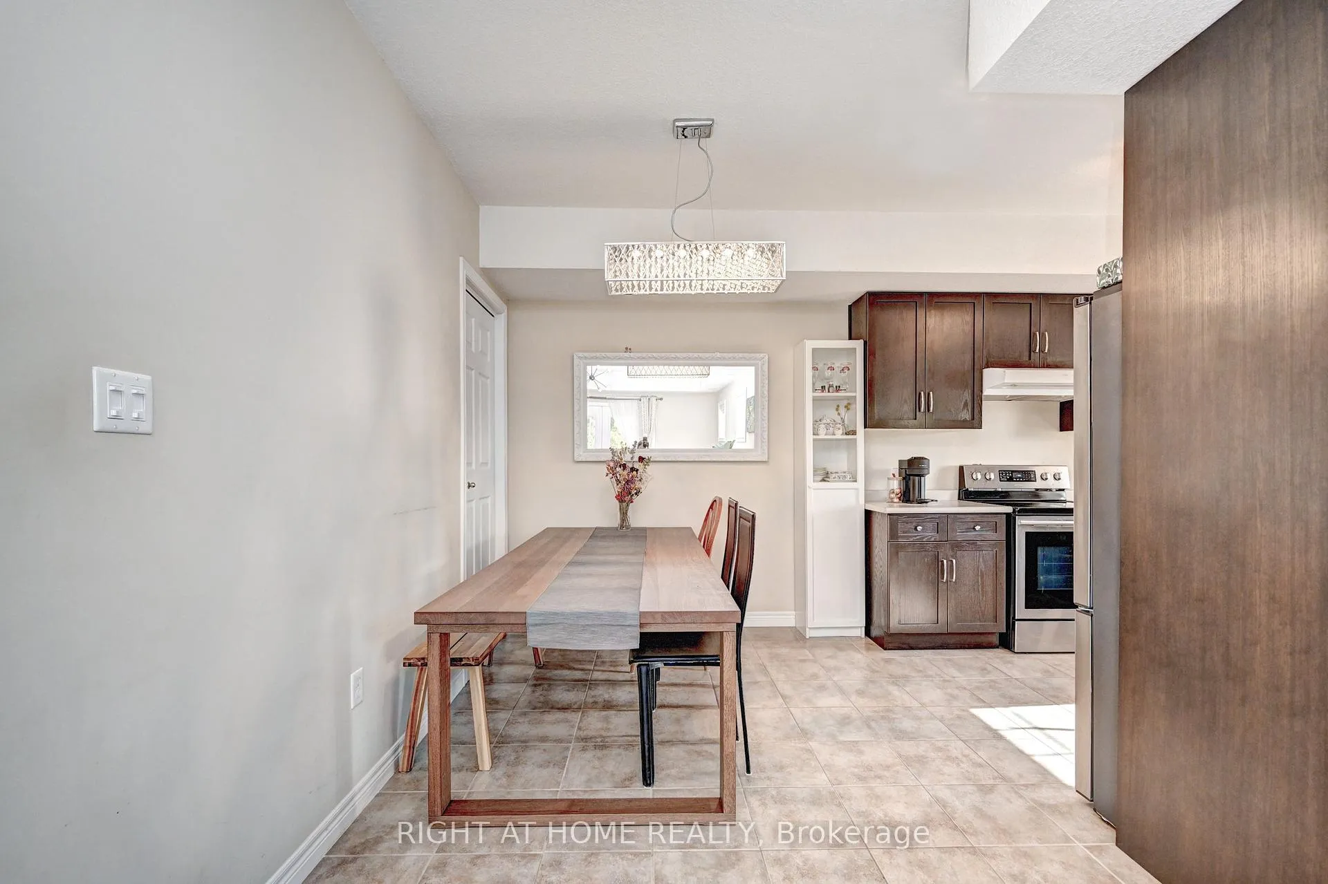 Photo 9 of Unit B, 1102 Fairway Road, Kitchener — HOMEH