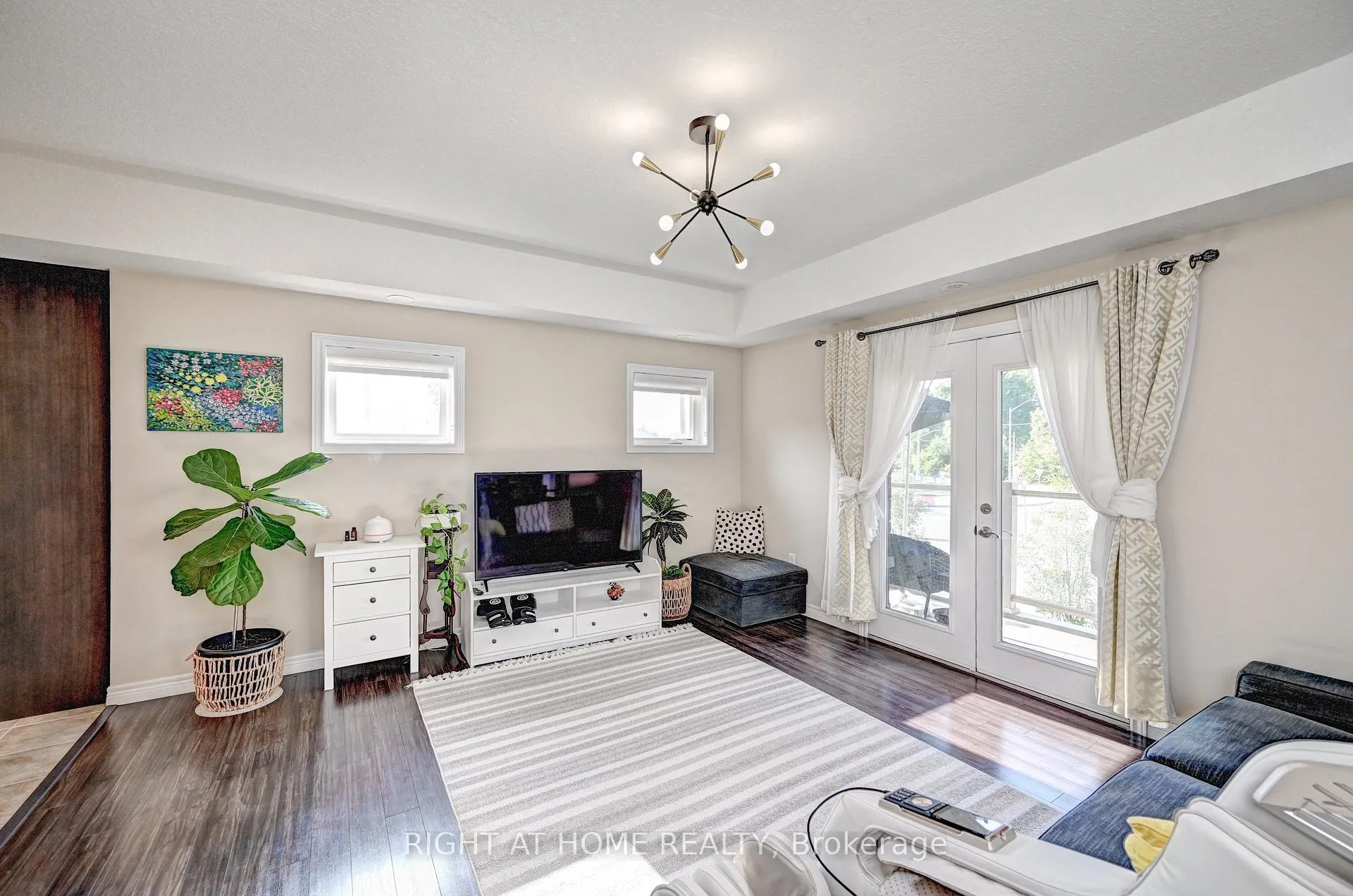 Photo 12 of Unit B, 1102 Fairway Road, Kitchener — HOMEH