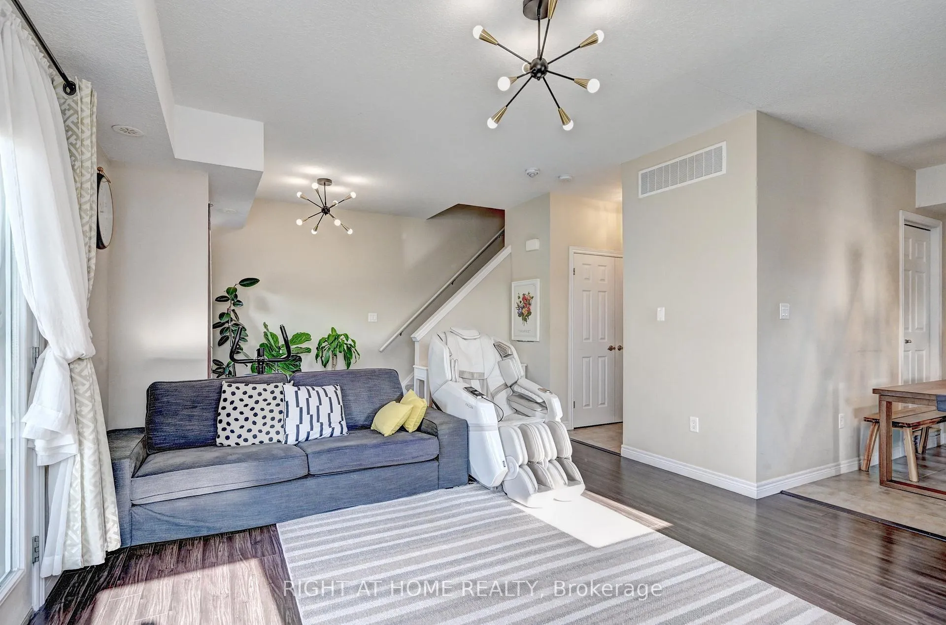 Photo 14 of Unit B, 1102 Fairway Road, Kitchener — HOMEH