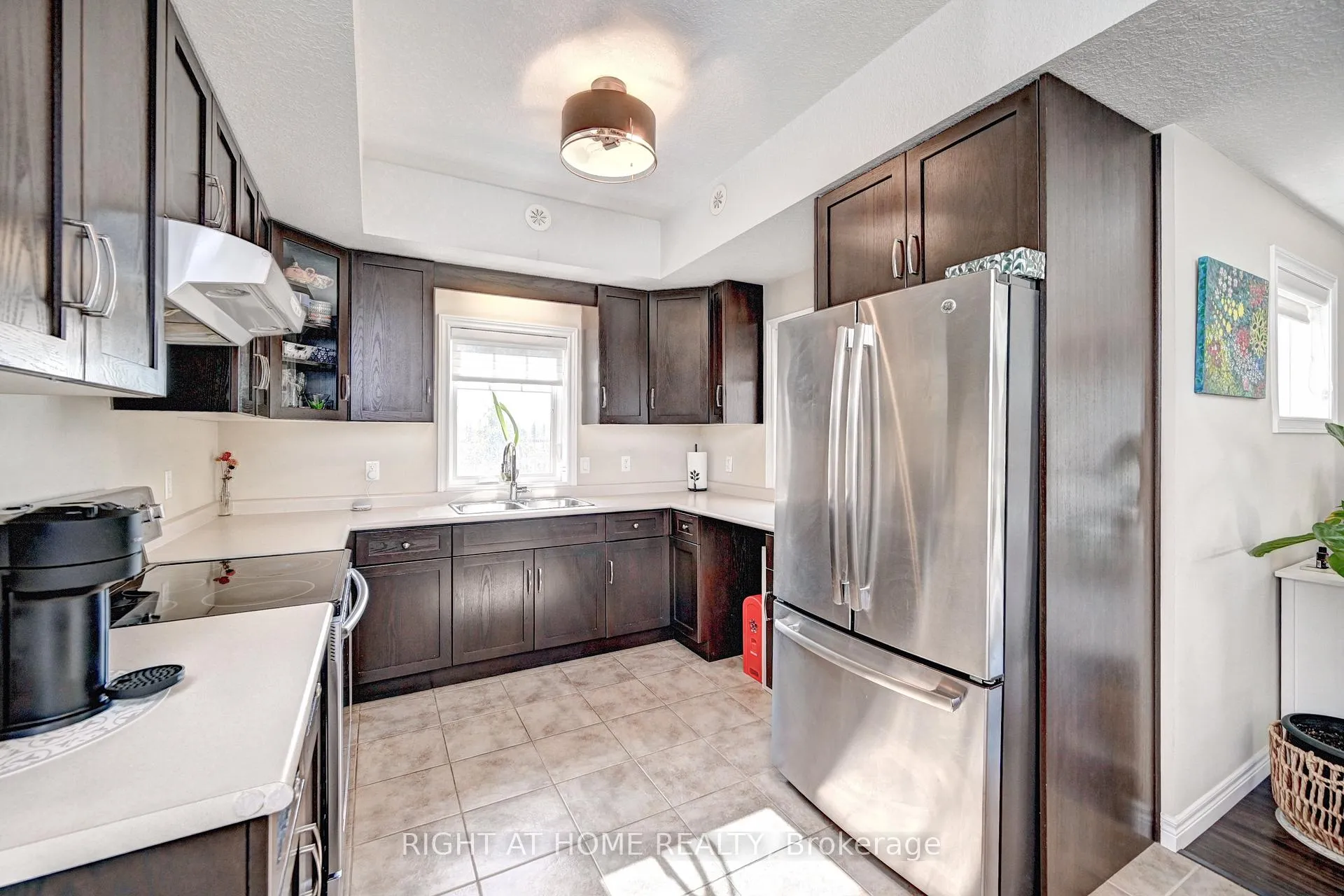 Photo 19 of Unit B, 1102 Fairway Road, Kitchener — HOMEH