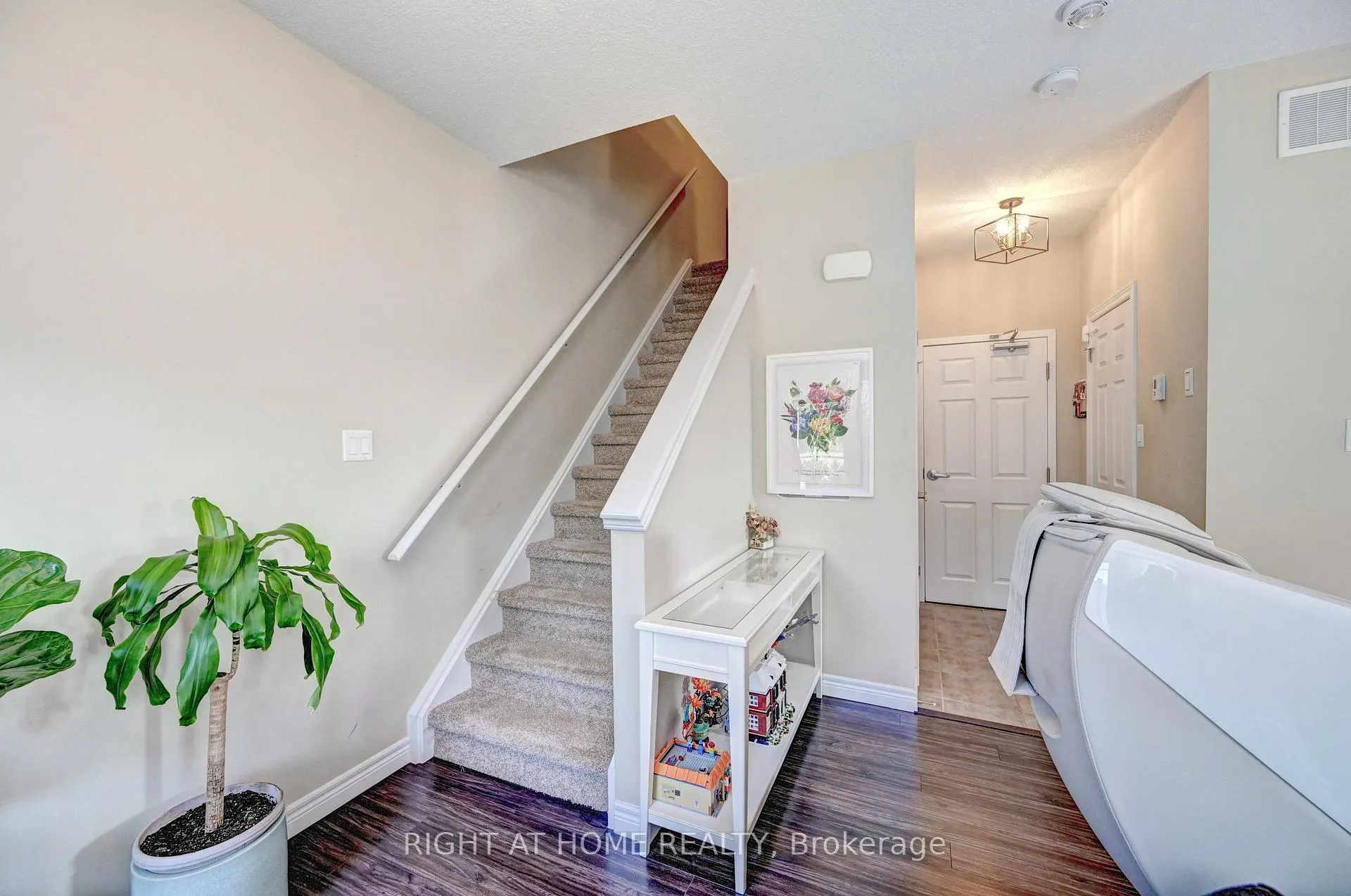 Photo 24 of Unit B, 1102 Fairway Road, Kitchener — HOMEH
