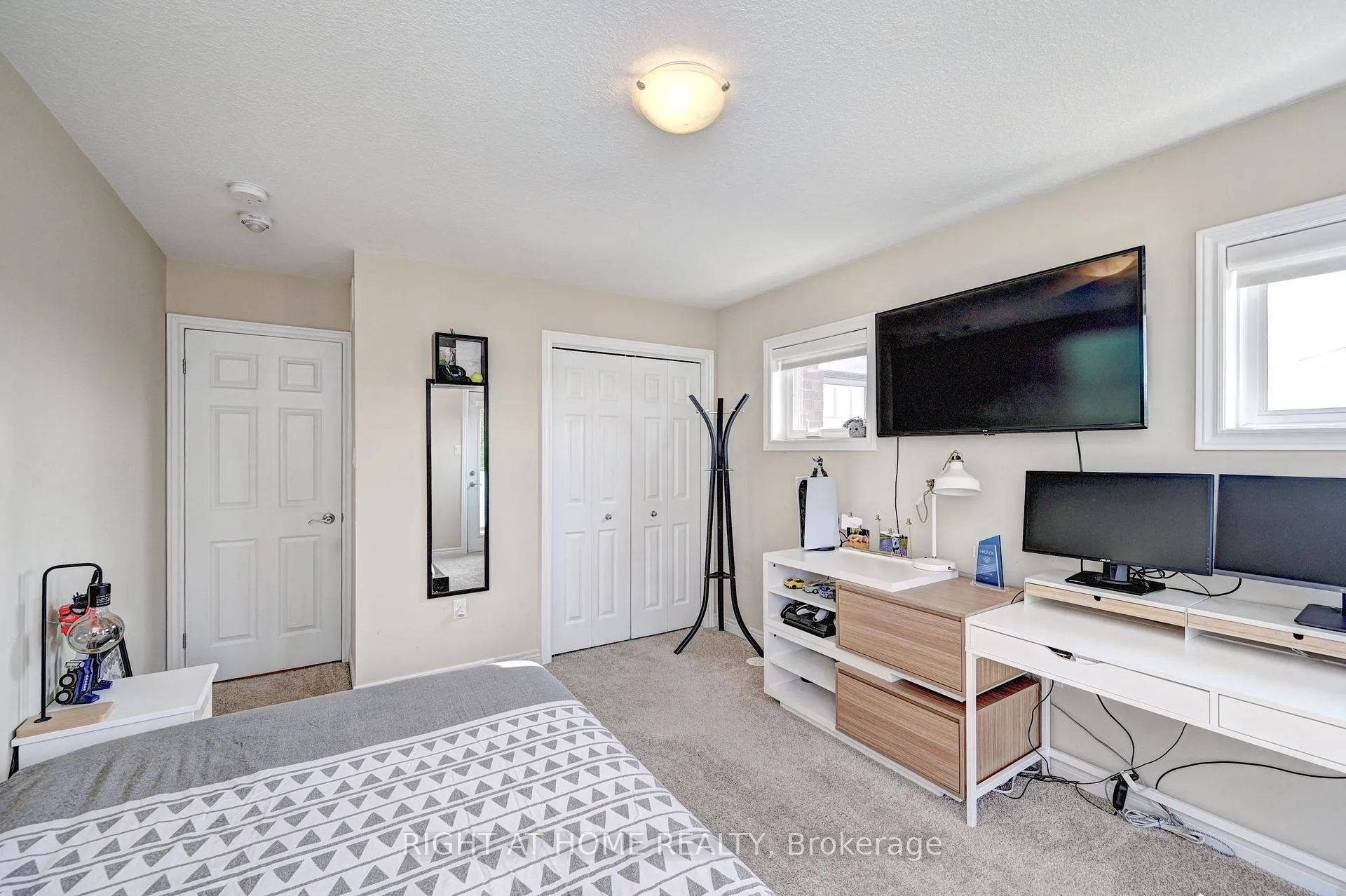 Photo 27 of Unit B, 1102 Fairway Road, Kitchener — HOMEH
