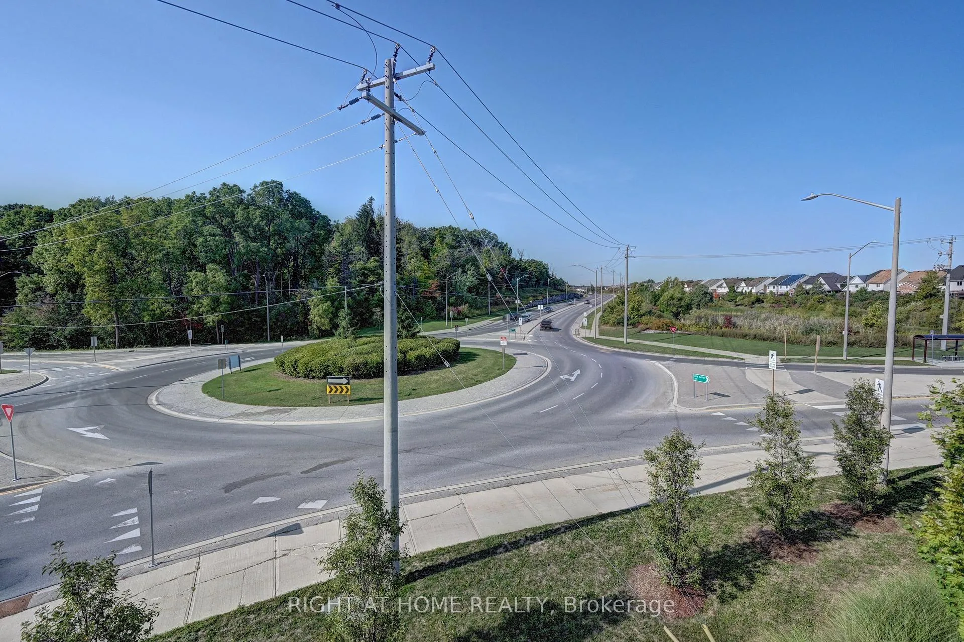 Photo 29 of Unit B, 1102 Fairway Road, Kitchener — HOMEH
