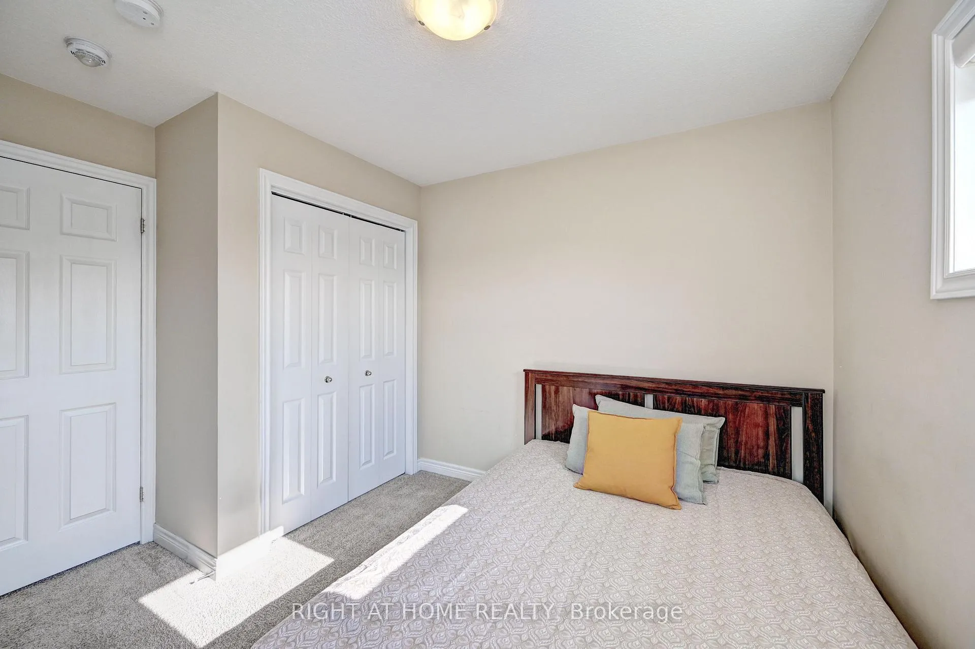 Photo 36 of Unit B, 1102 Fairway Road, Kitchener — HOMEH