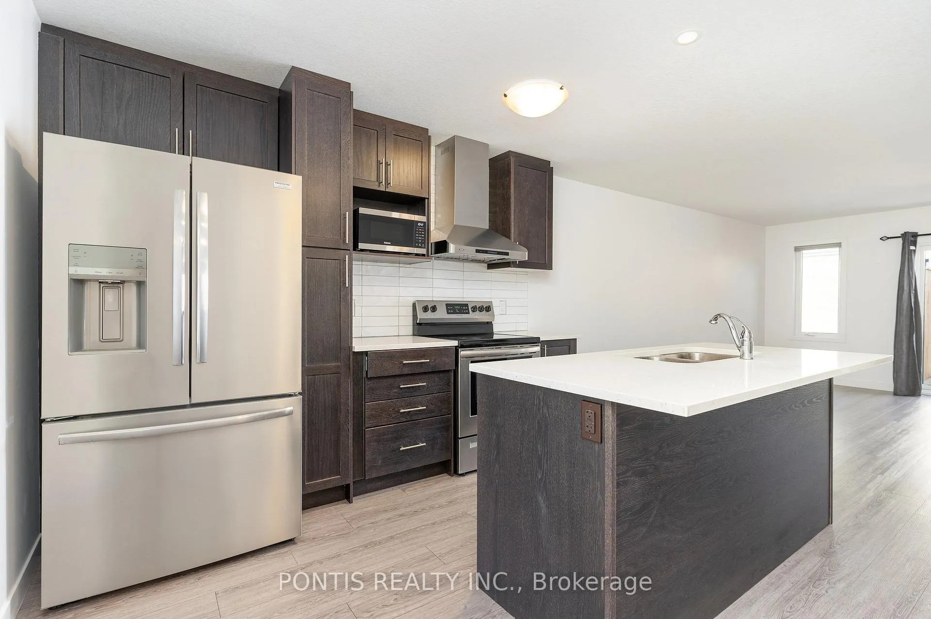 Photo 4 of 12 Pony Way S, Kitchener — HOMEH