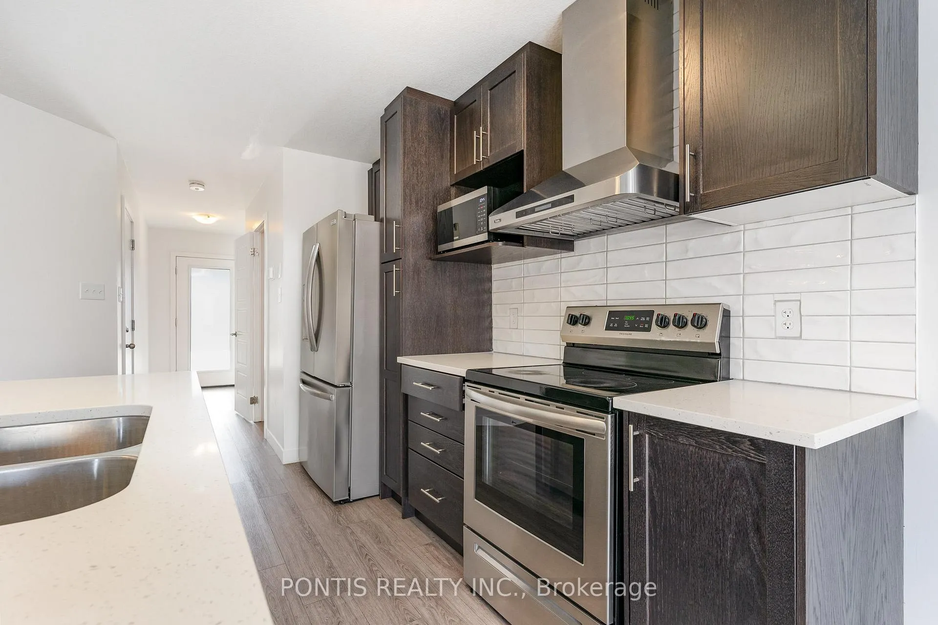 Photo 6 of 12 Pony Way S, Kitchener — HOMEH