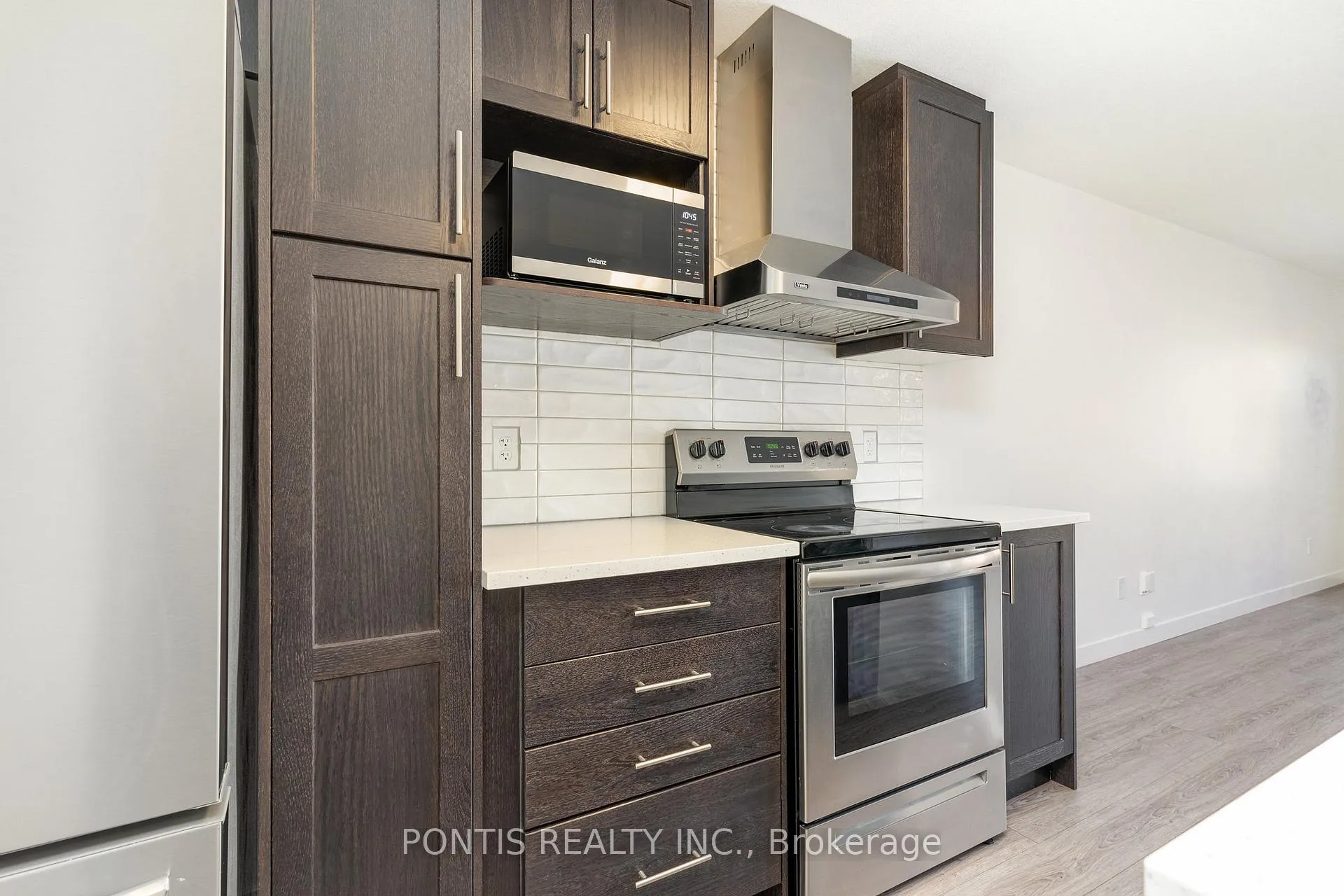 Photo 7 of 12 Pony Way S, Kitchener — HOMEH
