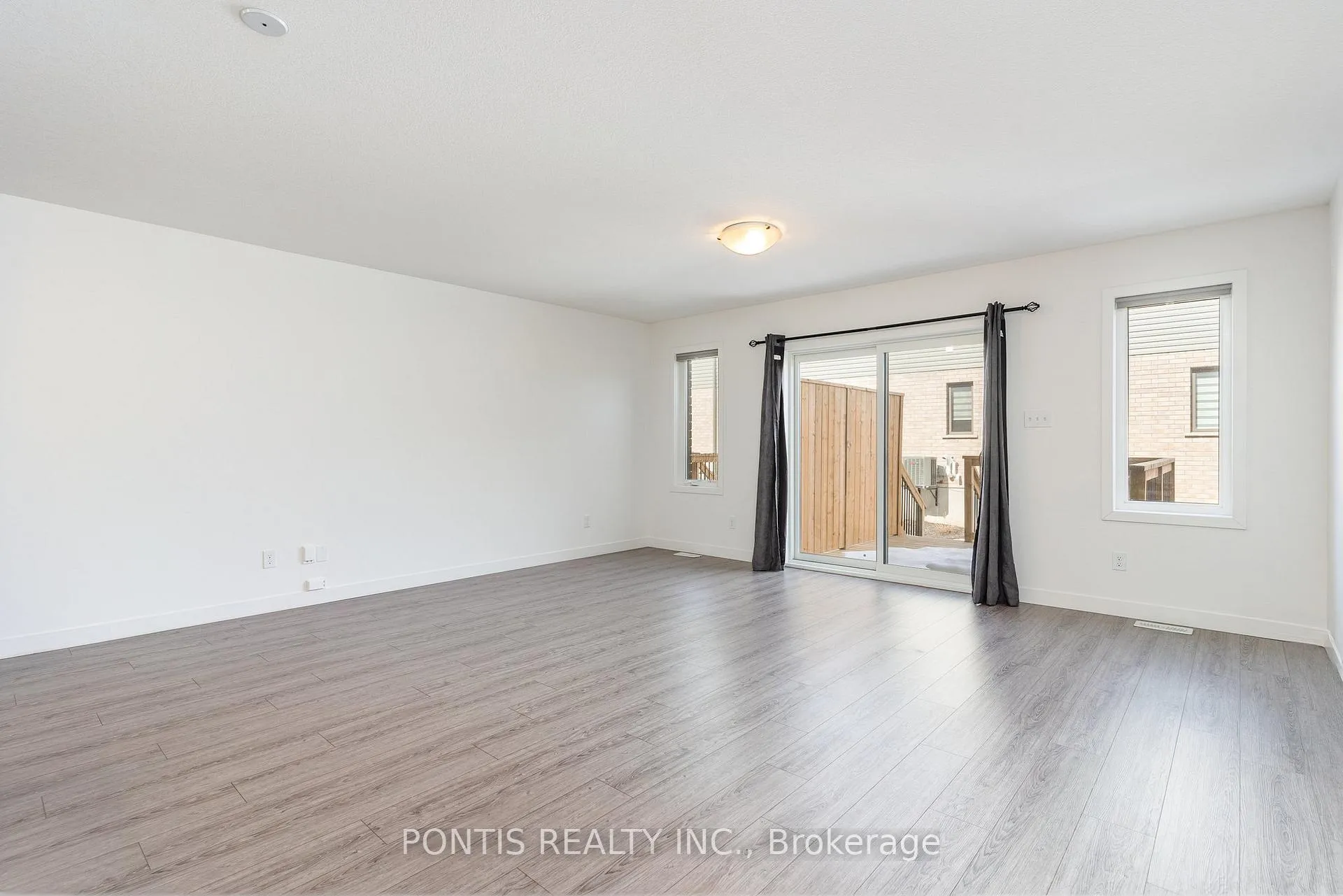 Photo 10 of 12 Pony Way S, Kitchener — HOMEH