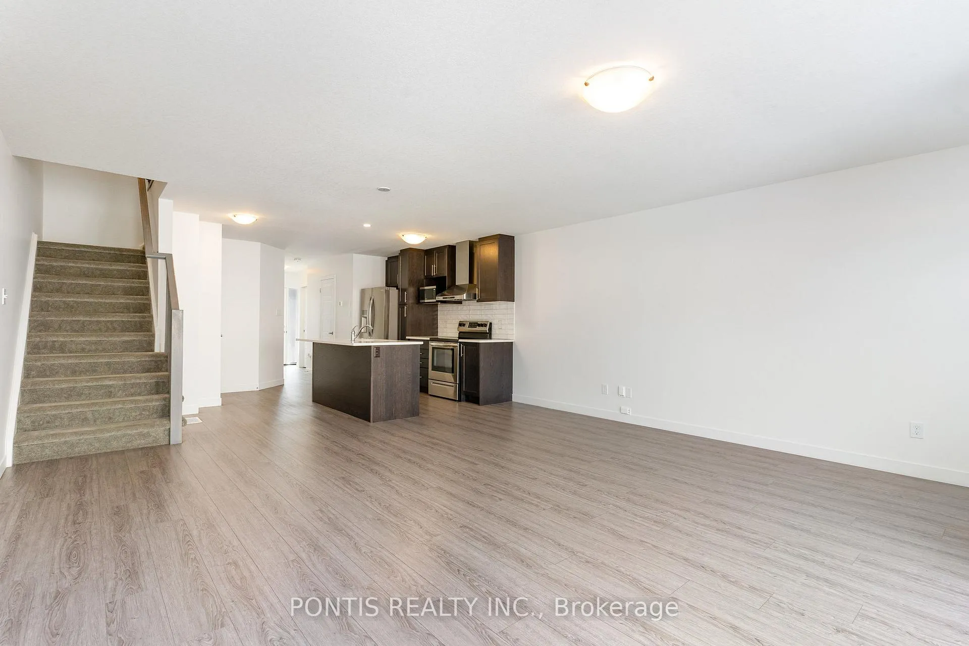 Photo 11 of 12 Pony Way S, Kitchener — HOMEH