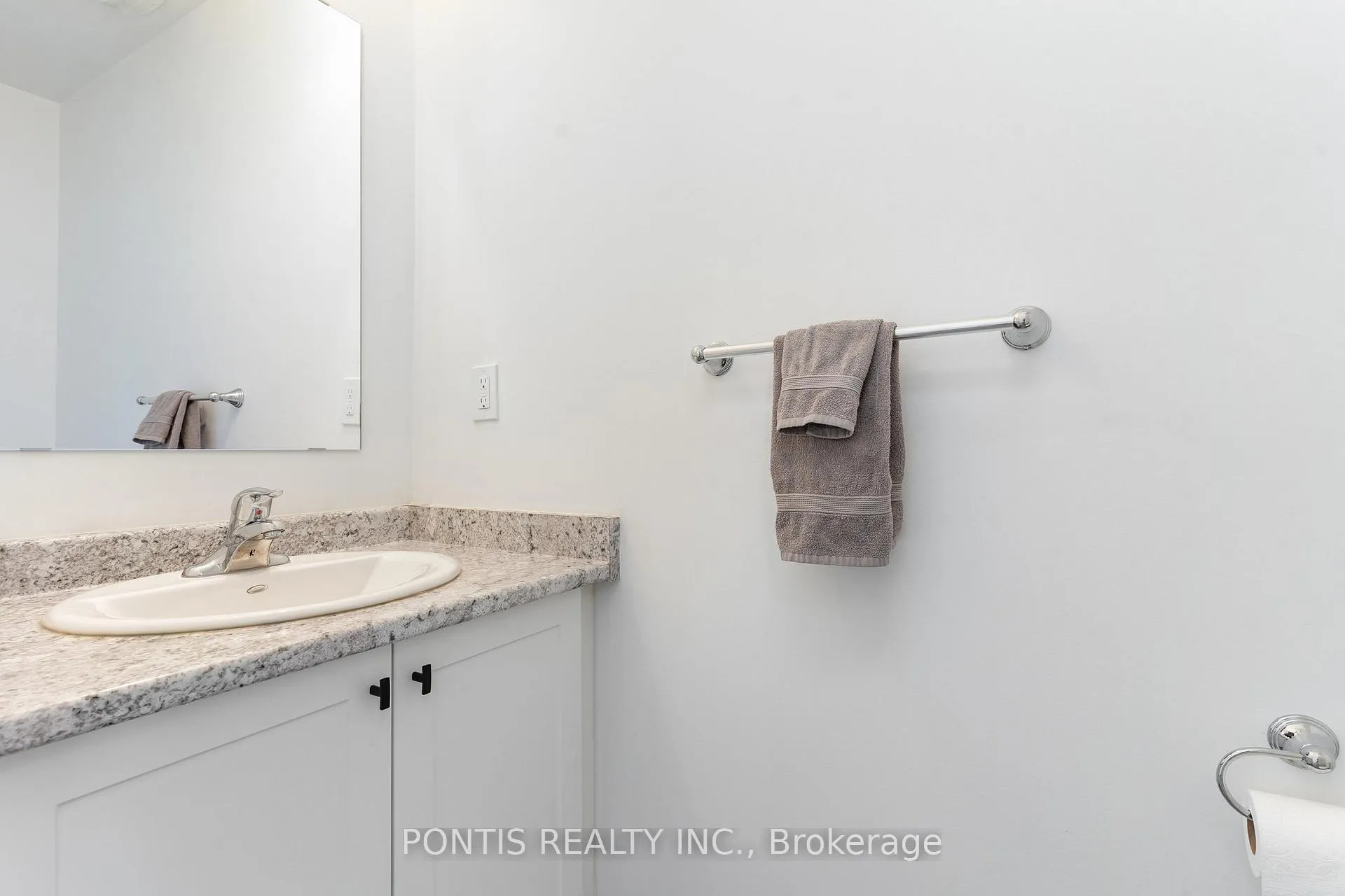Photo 13 of 12 Pony Way S, Kitchener — HOMEH