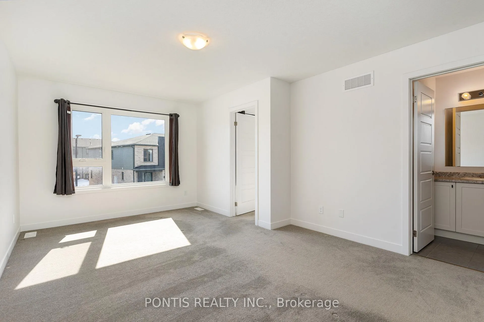 Photo 15 of 12 Pony Way S, Kitchener — HOMEH