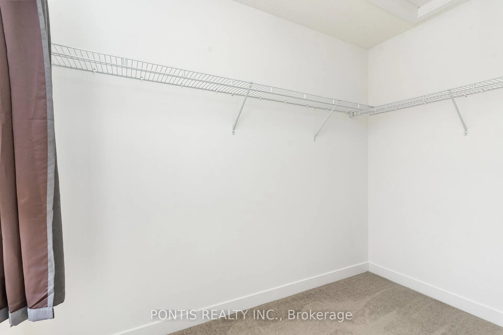 Photo 17 of 12 Pony Way S, Kitchener — HOMEH