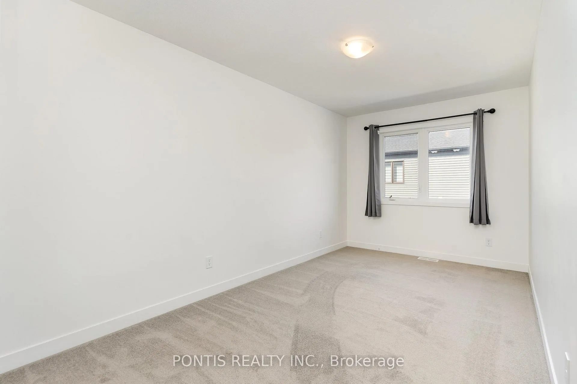Photo 19 of 12 Pony Way S, Kitchener — HOMEH