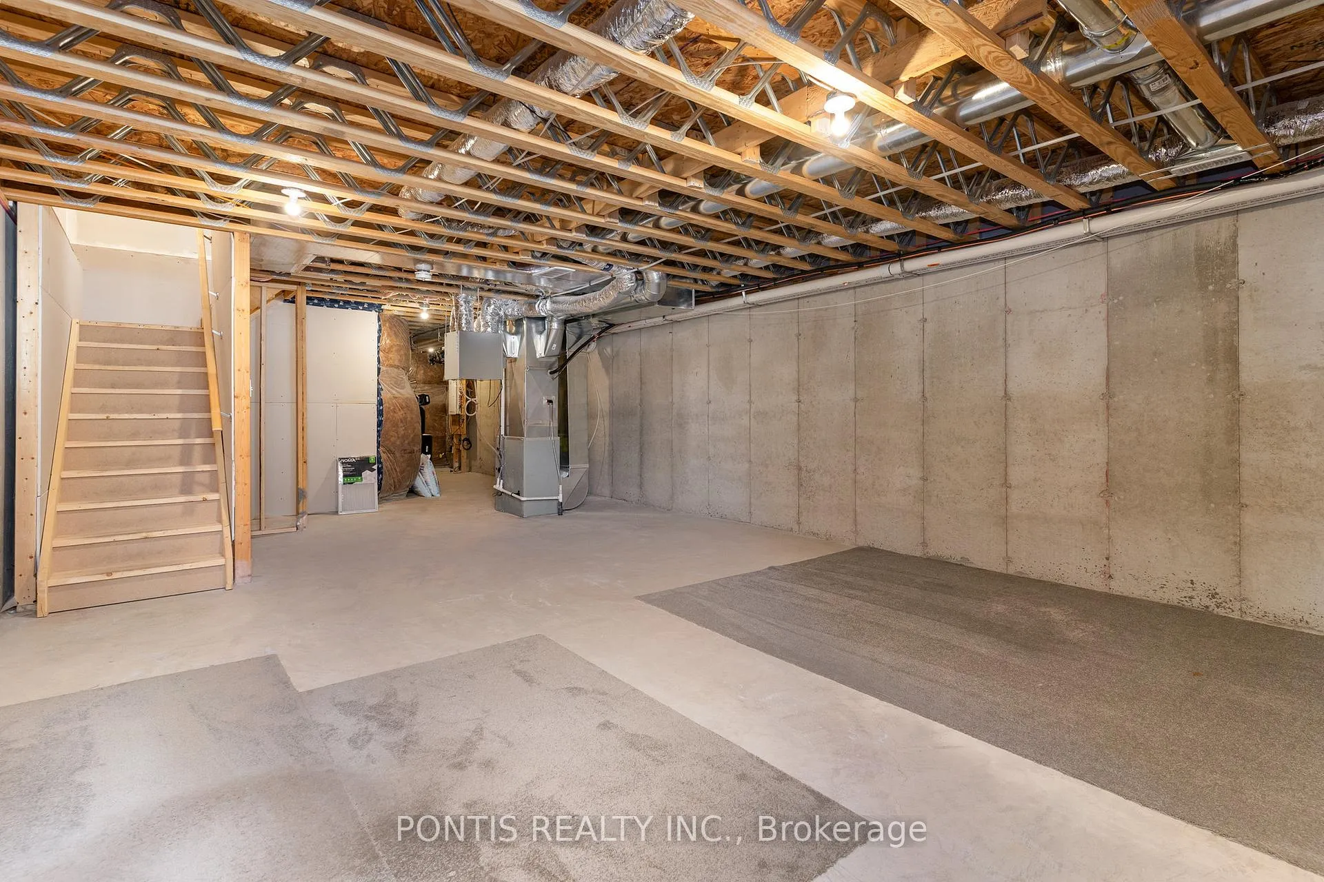 Photo 25 of 12 Pony Way S, Kitchener — HOMEH