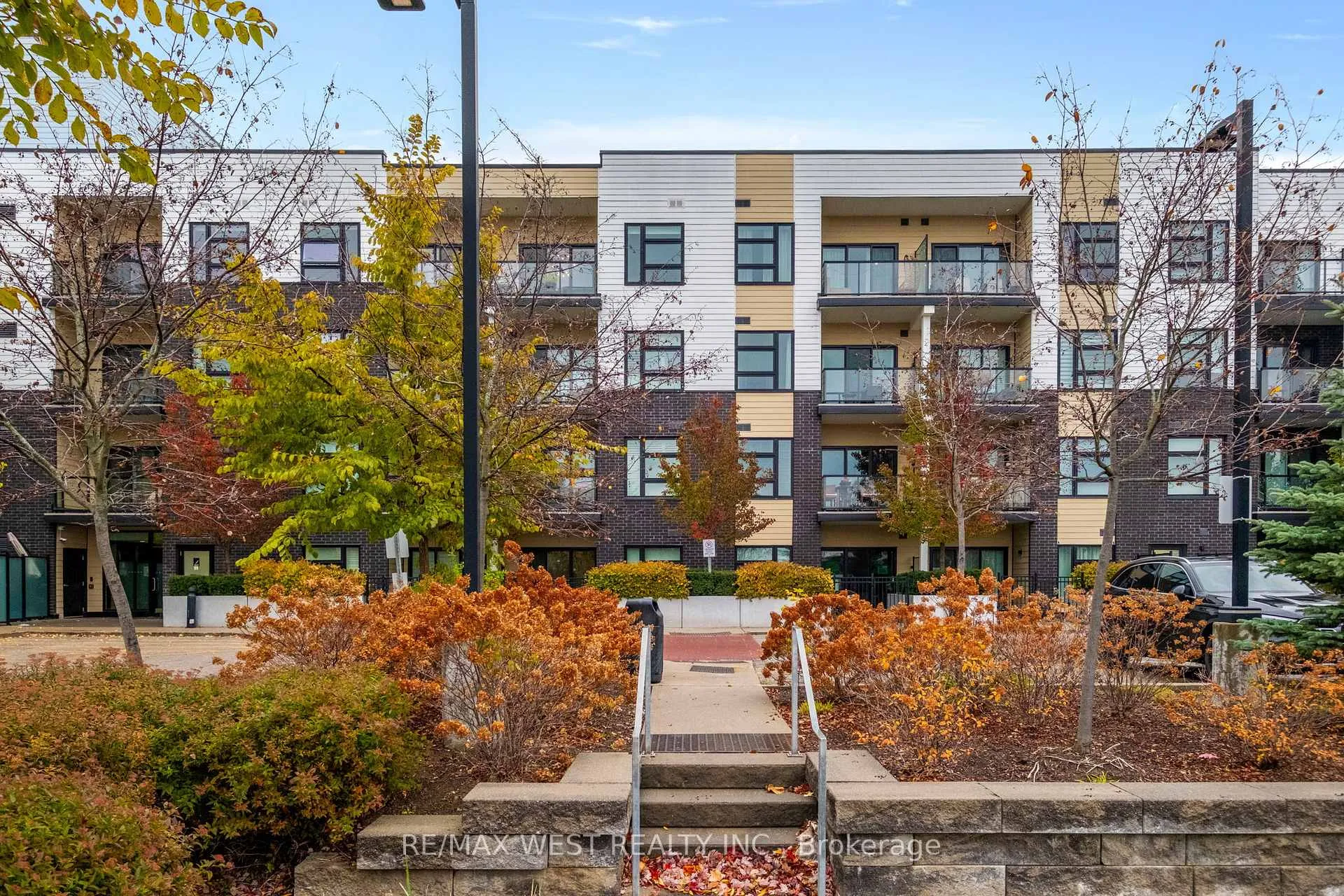 Photo 1 of Unit 326, 555 William Graham Drive, Aurora, Rural Aurora — HOMEH