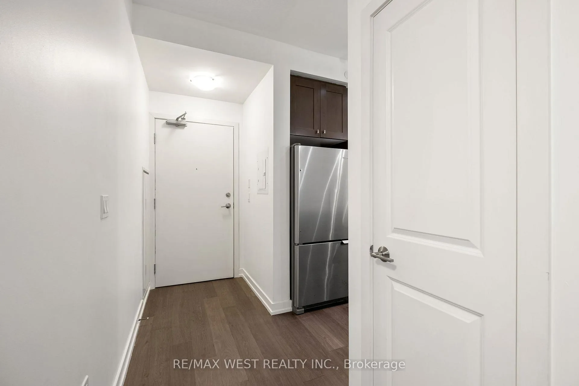 Photo 3 of Unit 326, 555 William Graham Drive, Aurora, Rural Aurora — HOMEH