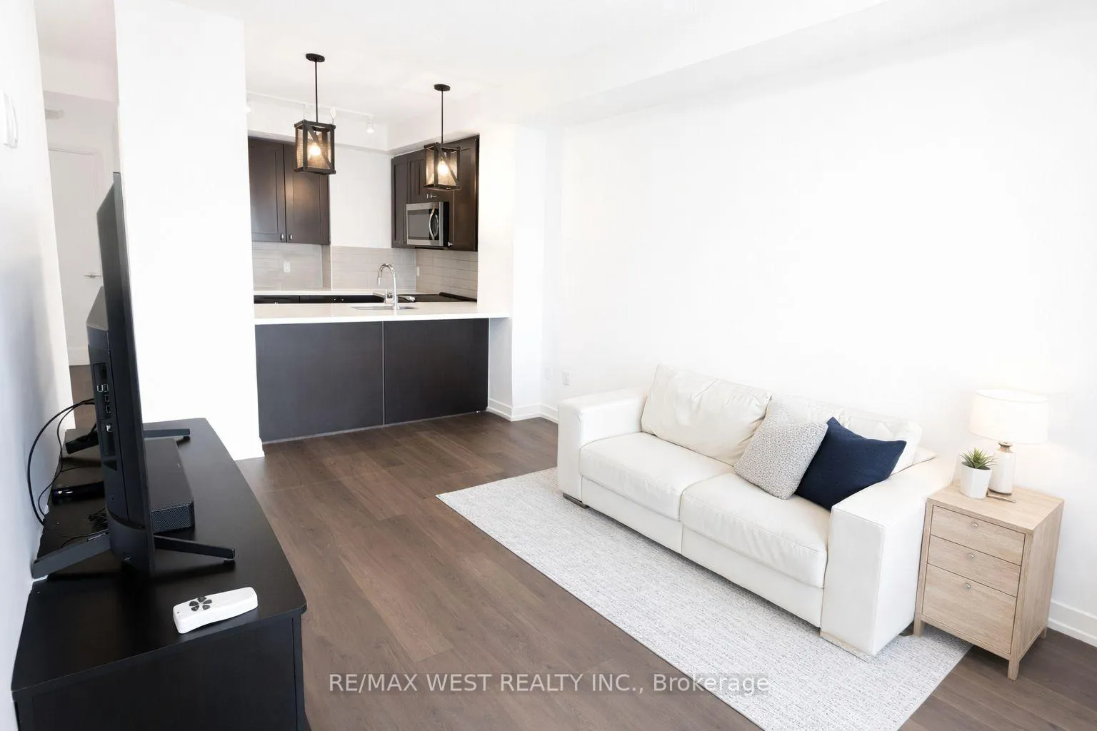 Photo 10 of Unit 326, 555 William Graham Drive, Aurora, Rural Aurora — HOMEH