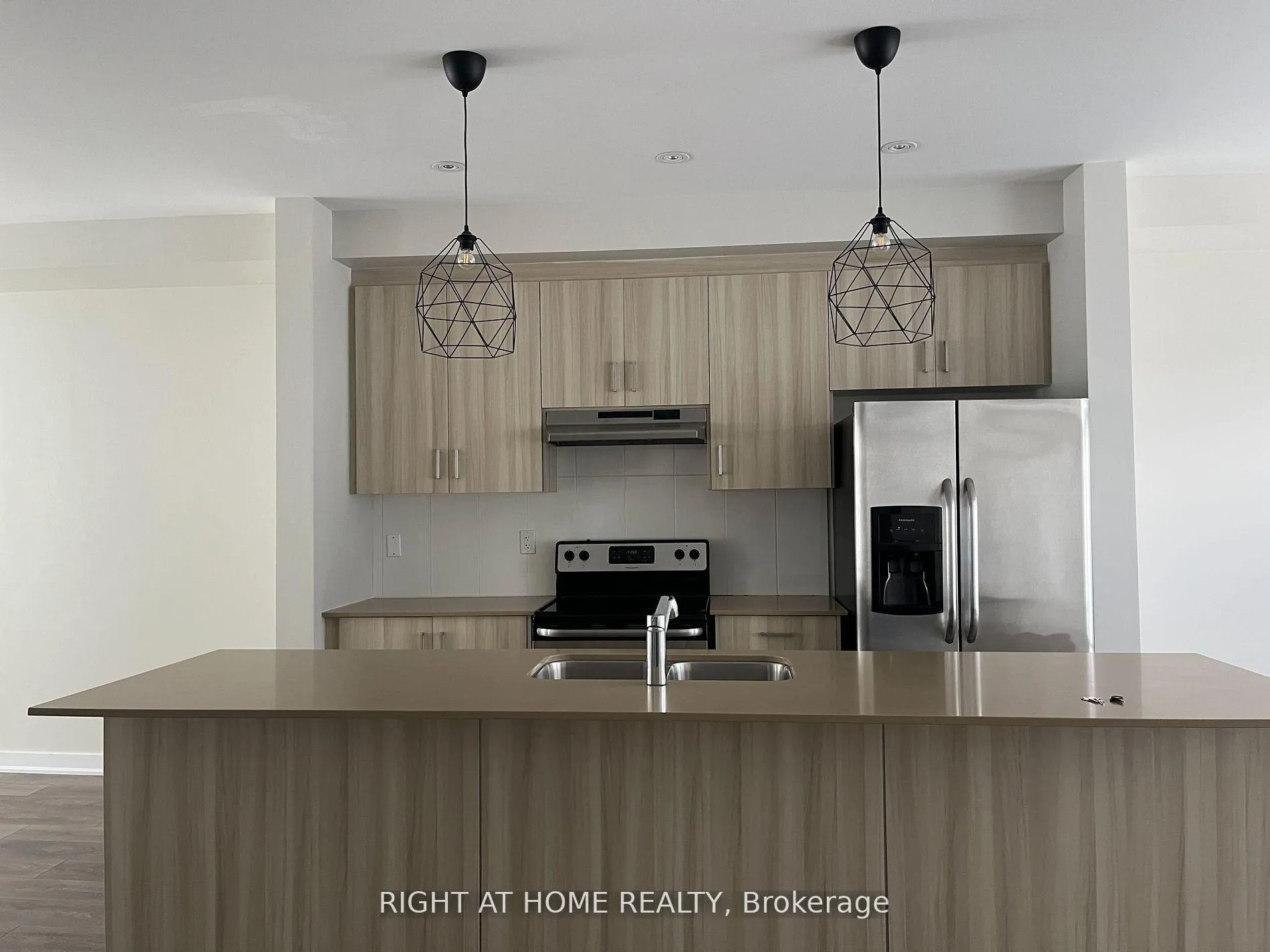 Photo 3 of 6 Bremont Way, Wasaga Beach — HOMEH