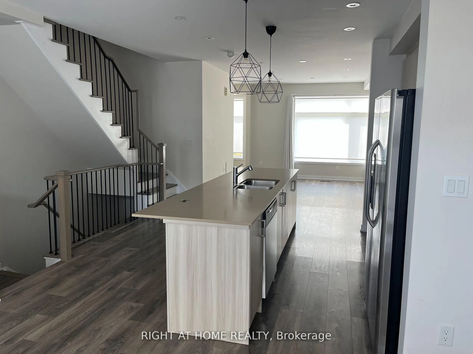 Photo 4 of 6 Bremont Way, Wasaga Beach — HOMEH