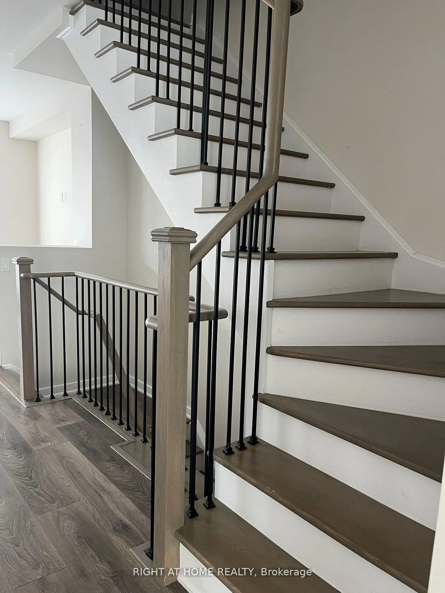 Photo 6 of 6 Bremont Way, Wasaga Beach — HOMEH