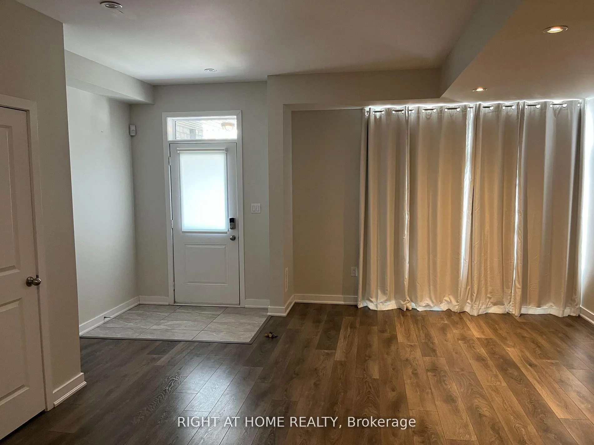Photo 8 of 6 Bremont Way, Wasaga Beach — HOMEH