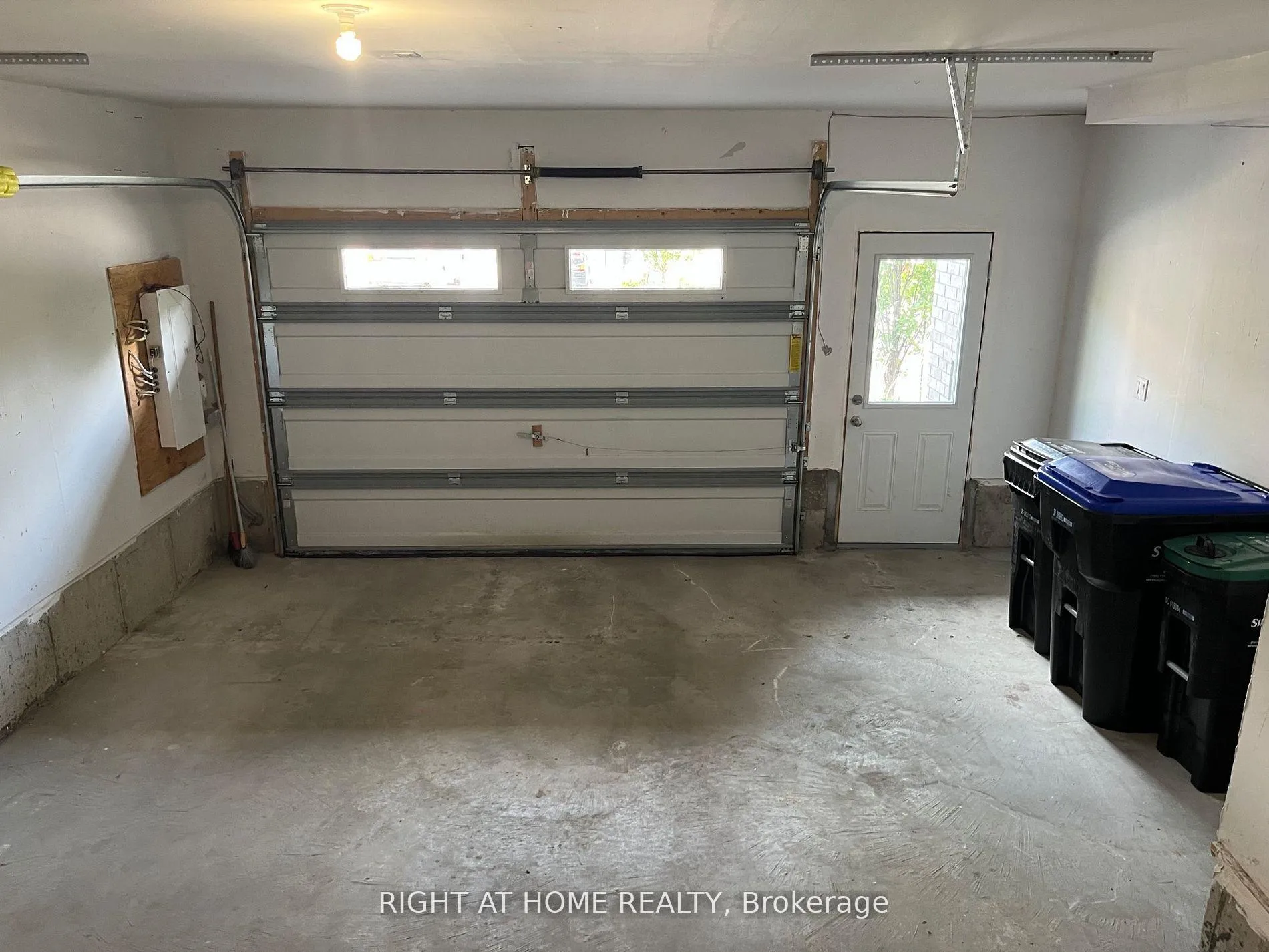 Photo 12 of 6 Bremont Way, Wasaga Beach — HOMEH