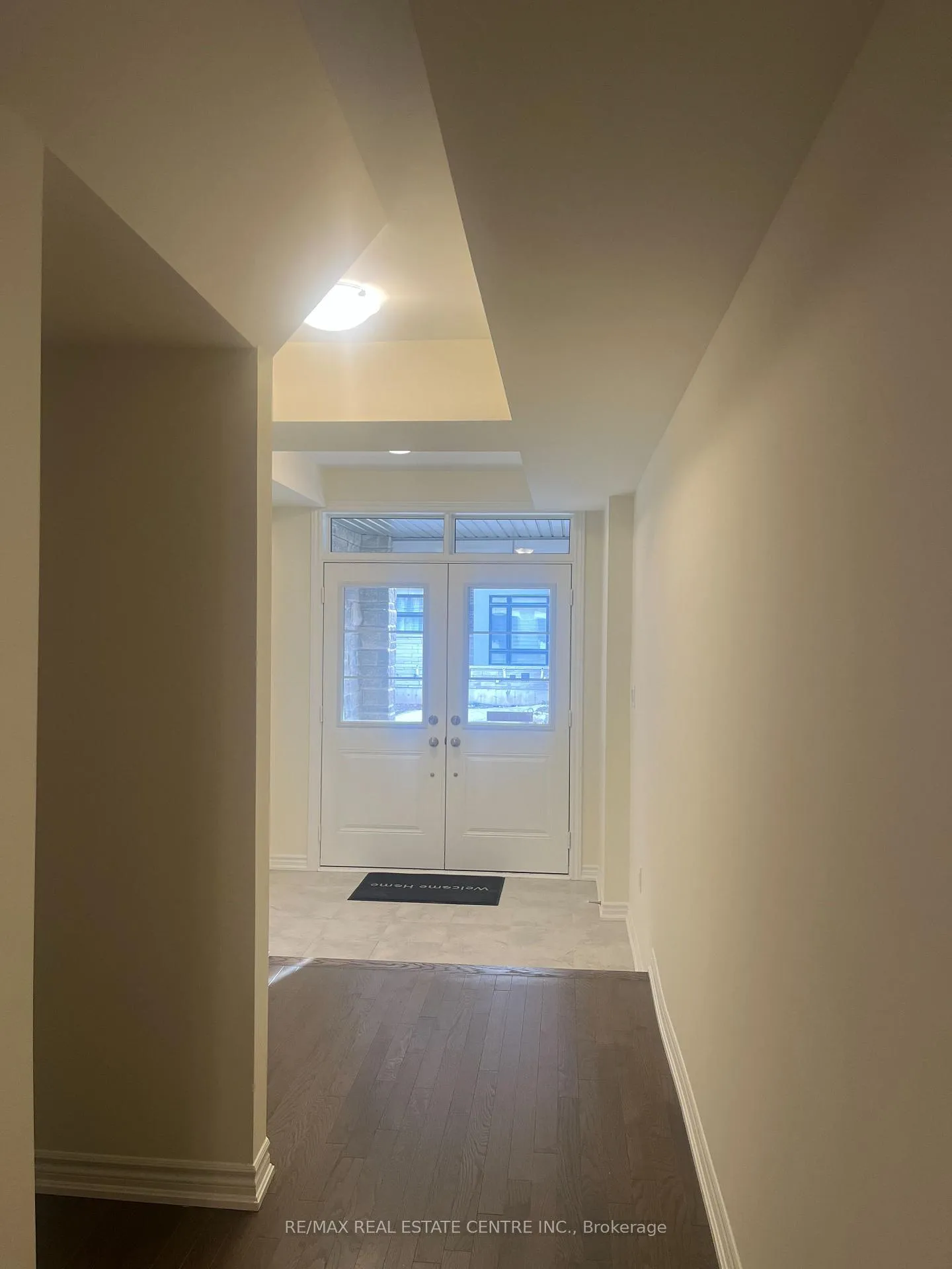 Photo 5 of 49 Bonnington Drive, Brampton, Northwest Brampton — HOMEH