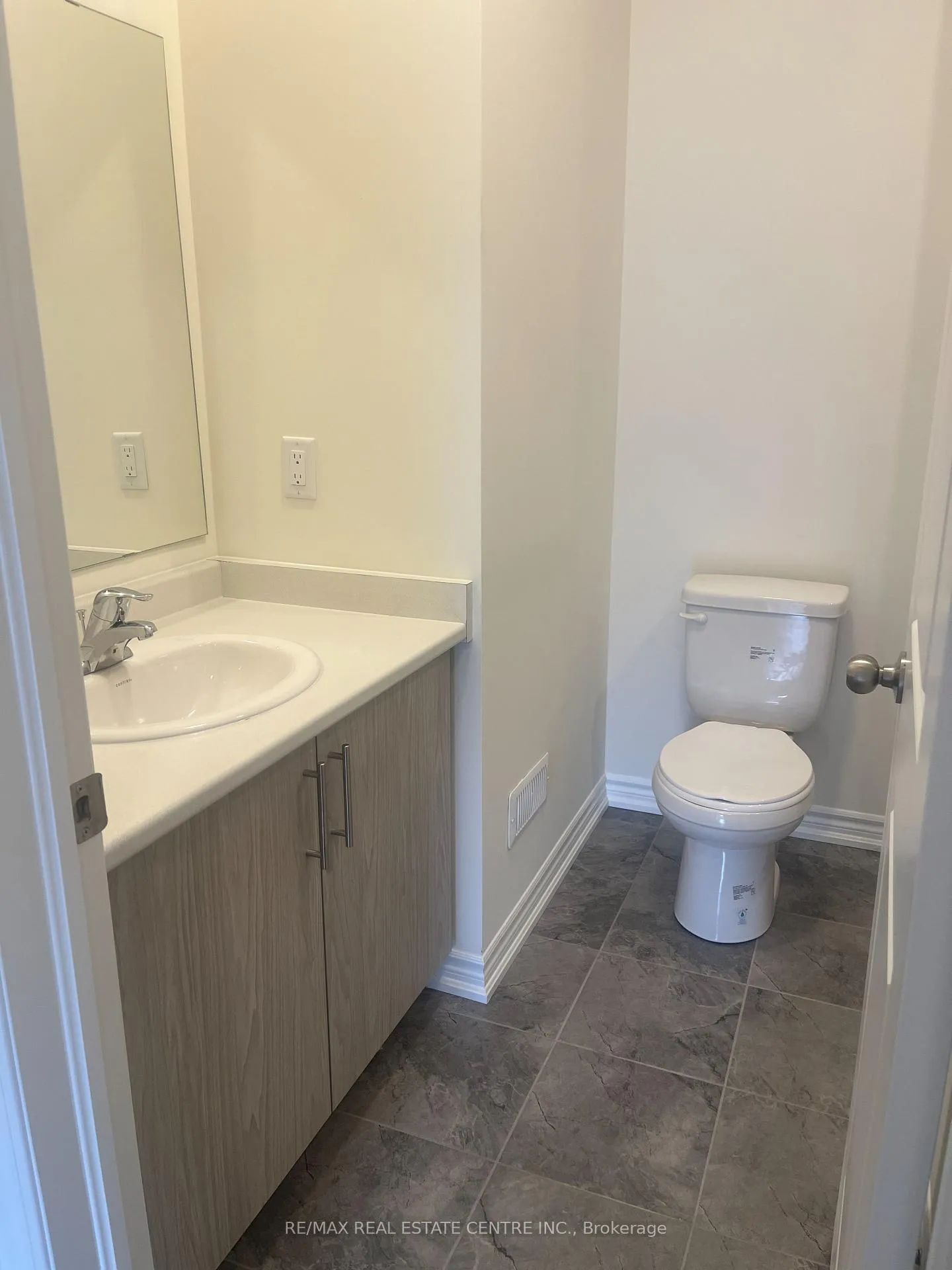 Photo 19 of 49 Bonnington Drive, Brampton, Northwest Brampton — HOMEH
