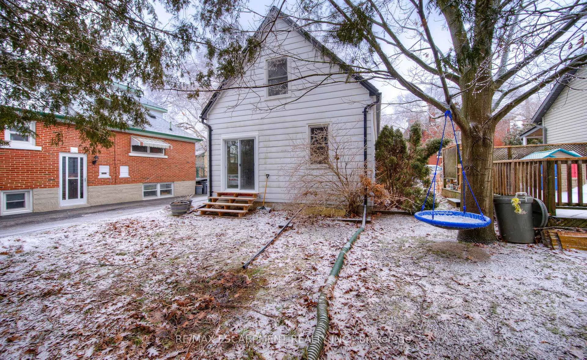 Photo 18 of 30 Young Street W, Waterloo — HOMEH