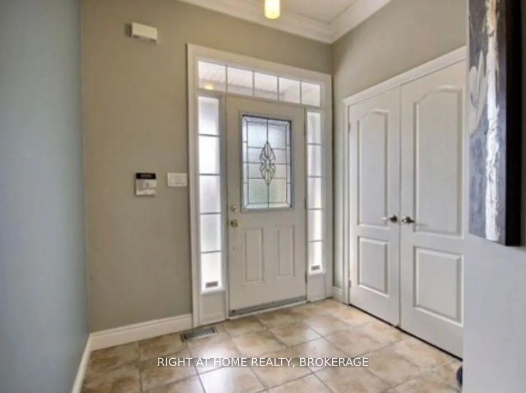 Photo 5 of 33 Crannyfield Drive S, Brampton, Fletcher's West — HOMEH