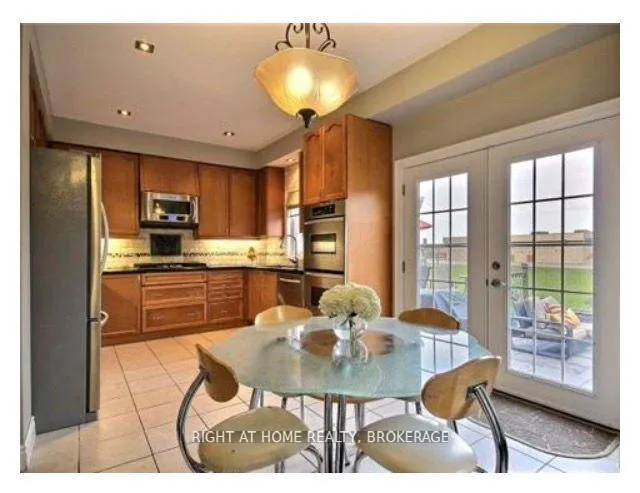 Photo 6 of 33 Crannyfield Drive S, Brampton, Fletcher's West — HOMEH